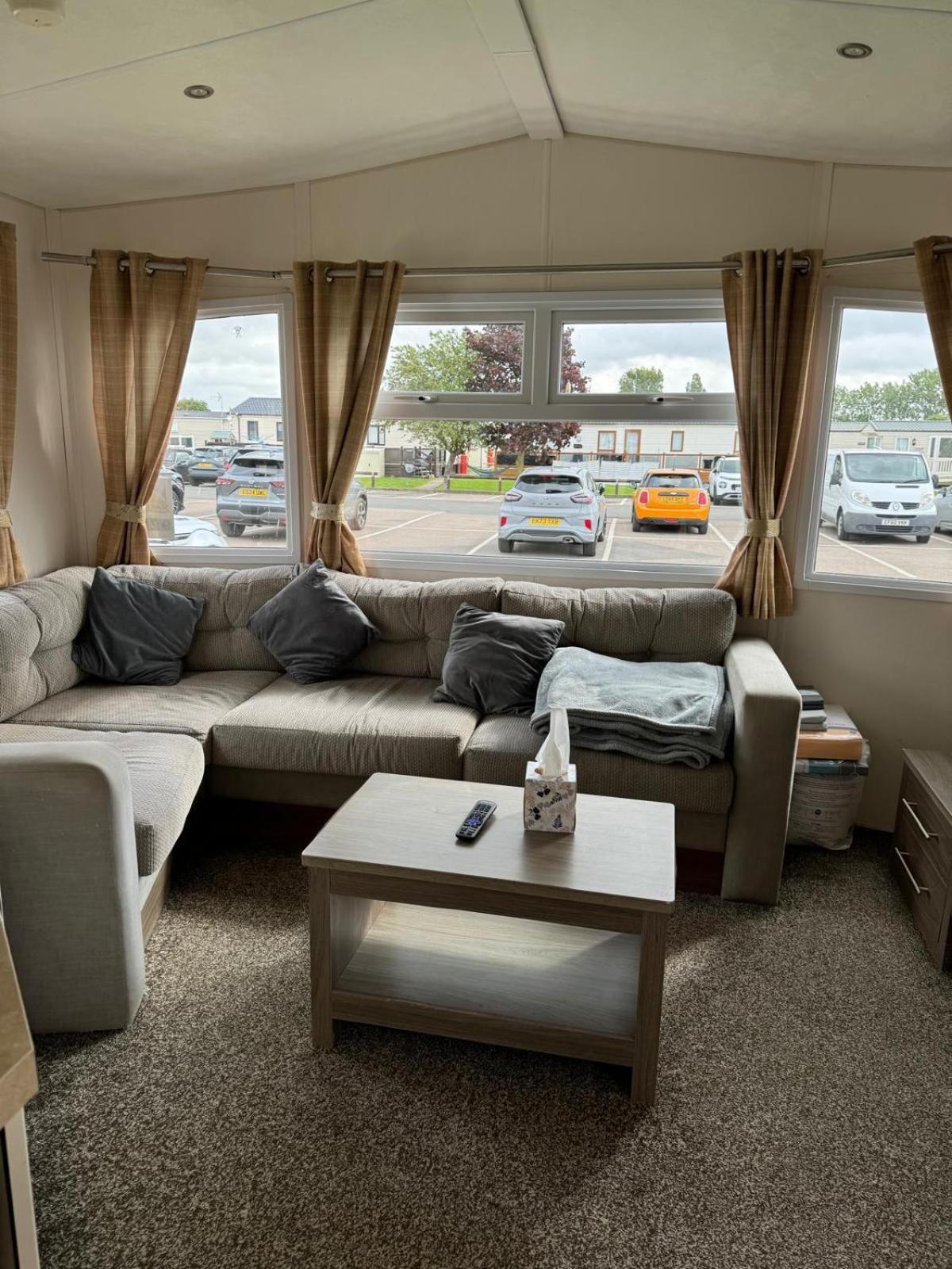 Mobile Home photo 1