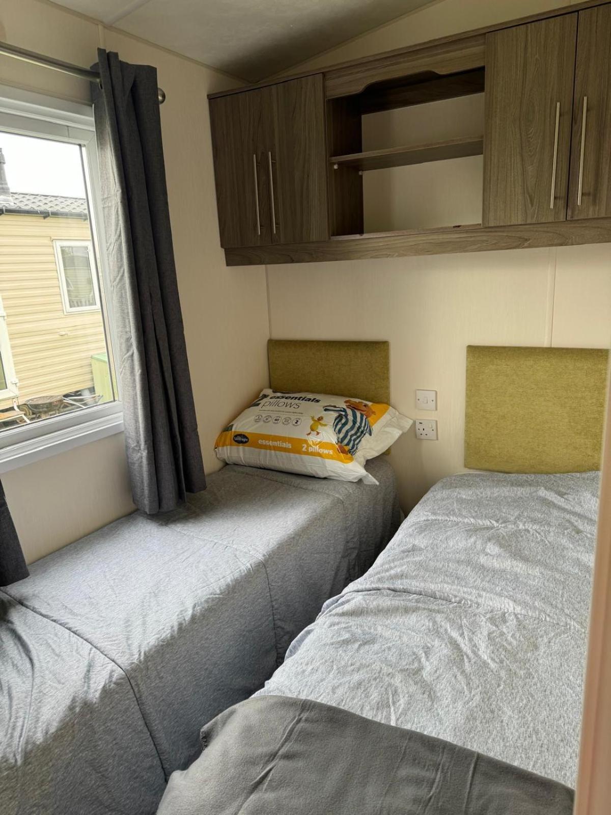 Mobile Home photo 3