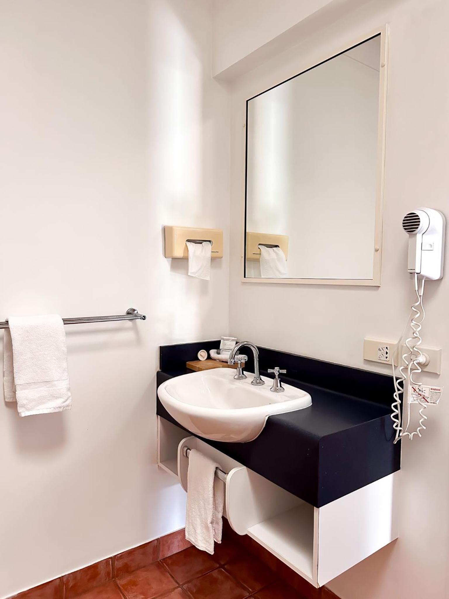 Standard Twin Room photo 2