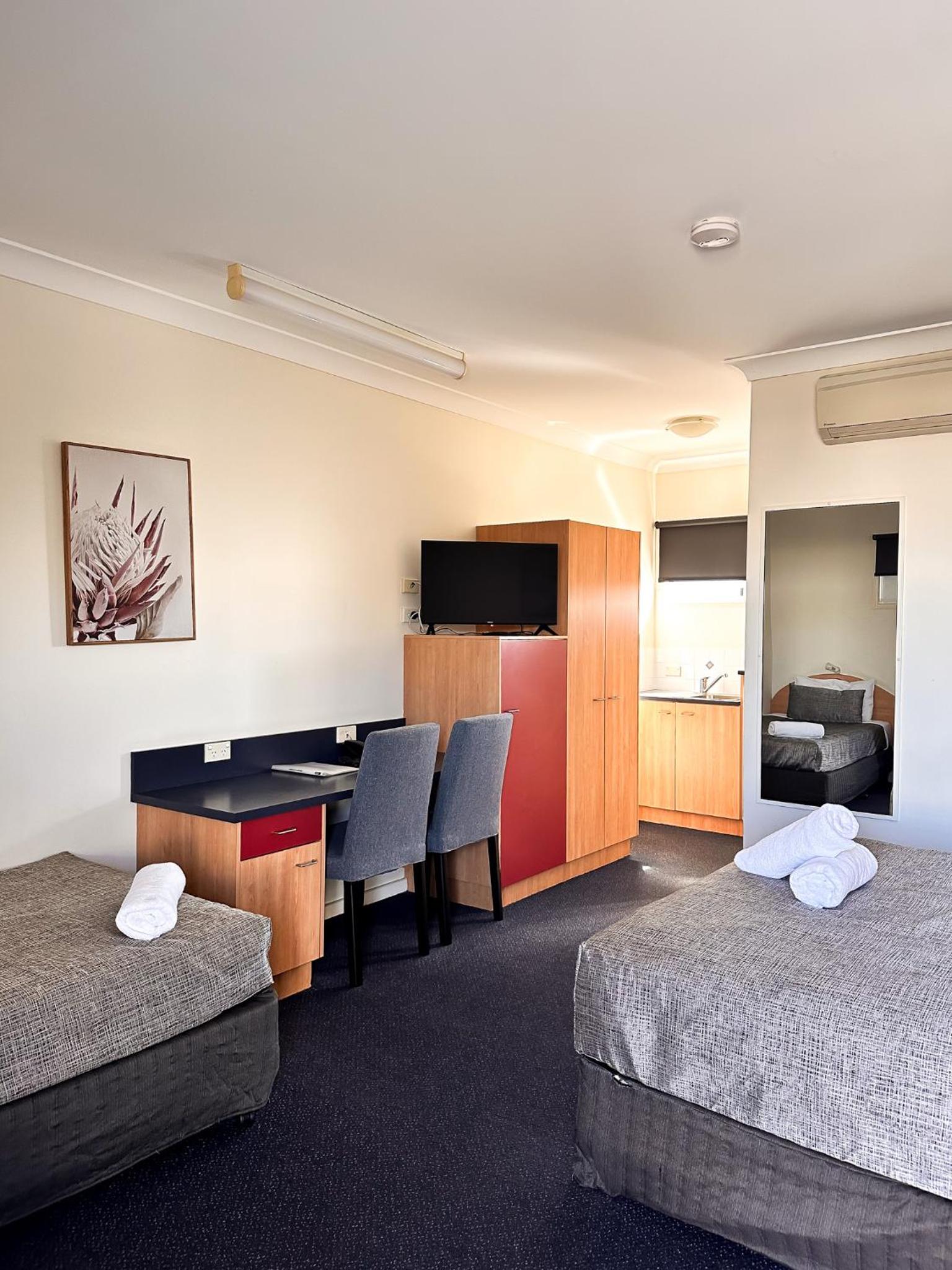 Deluxe Triple Room photo 2