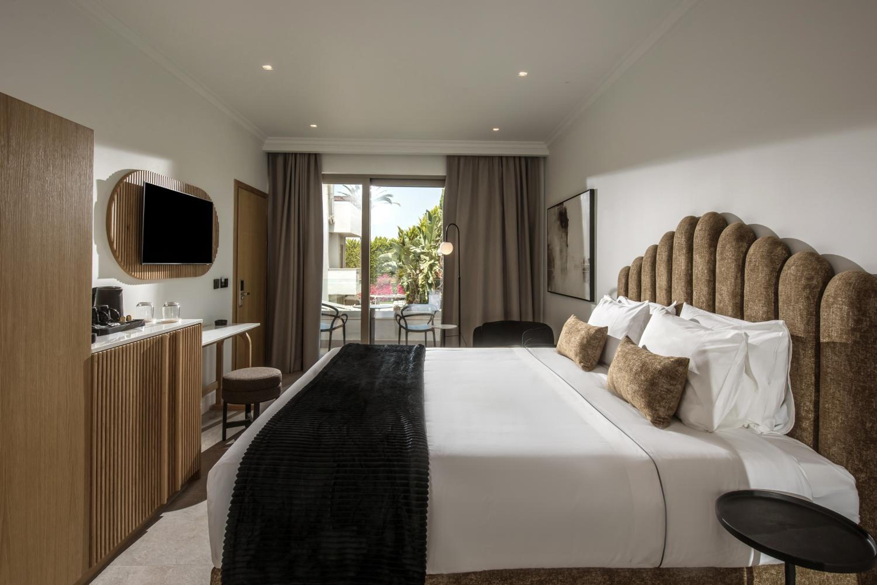 Junior Suite with Garden View - Photo 1