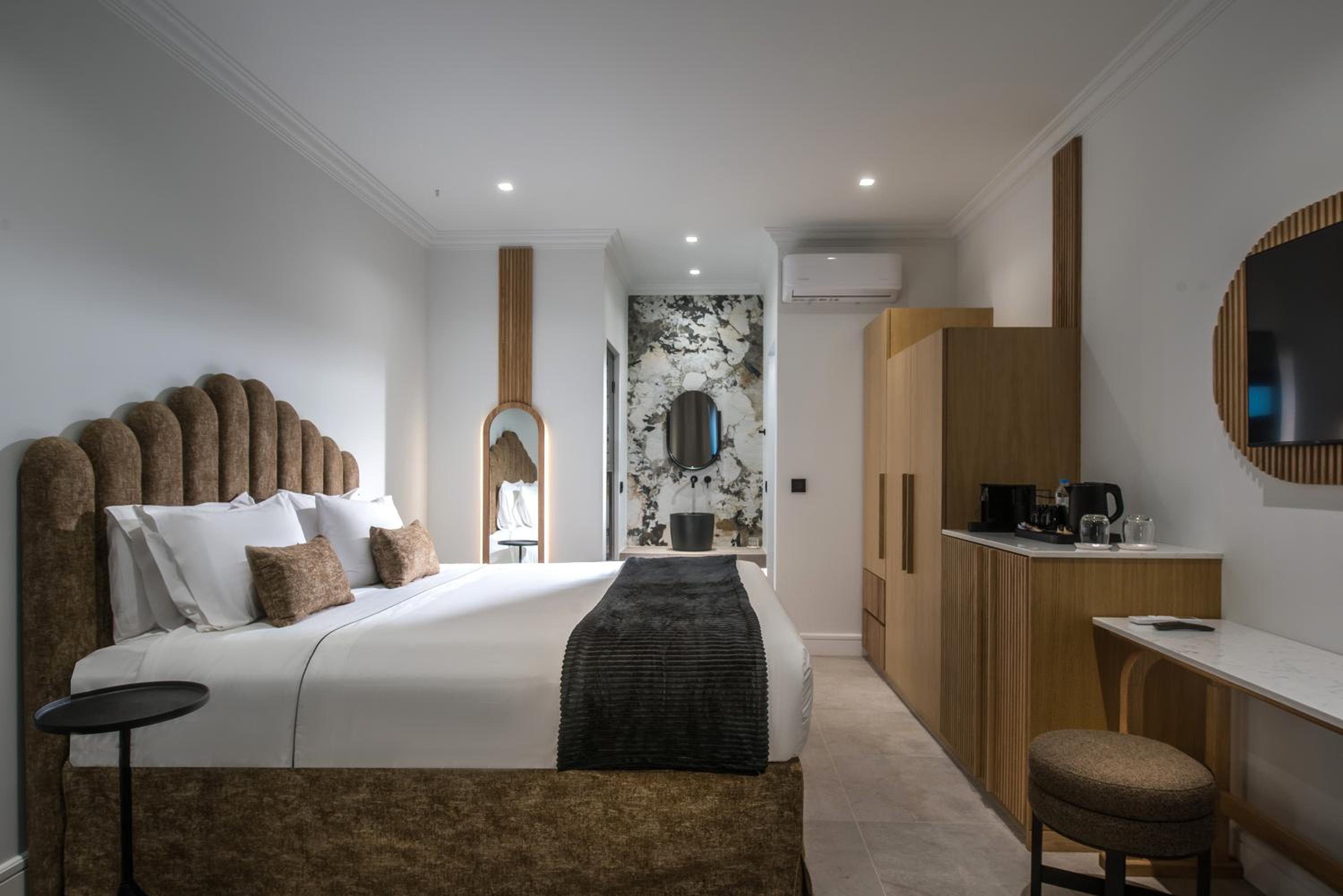 Junior Suite with Garden View - Photo 3