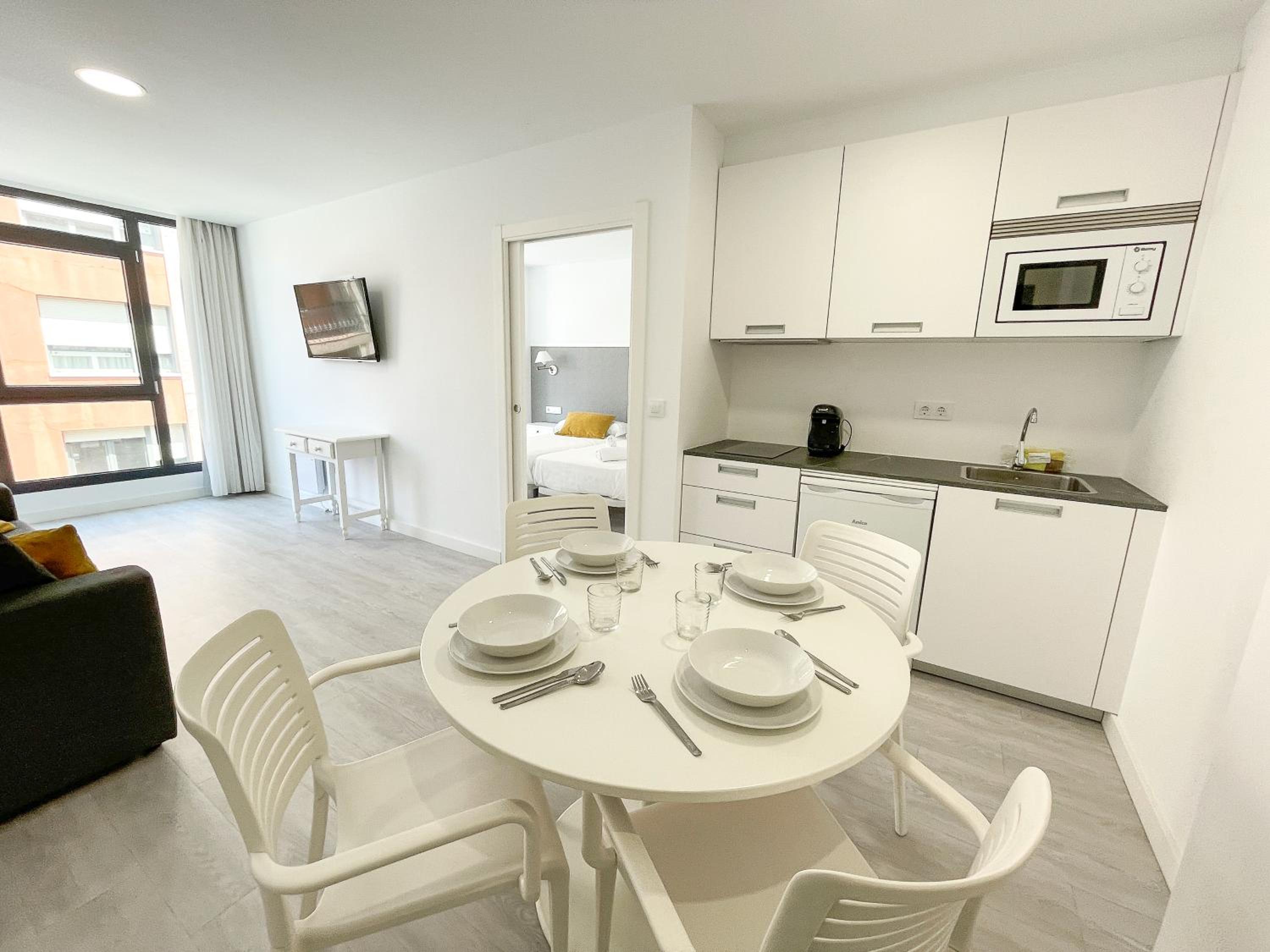 One-Bedroom Apartment - Photo 7