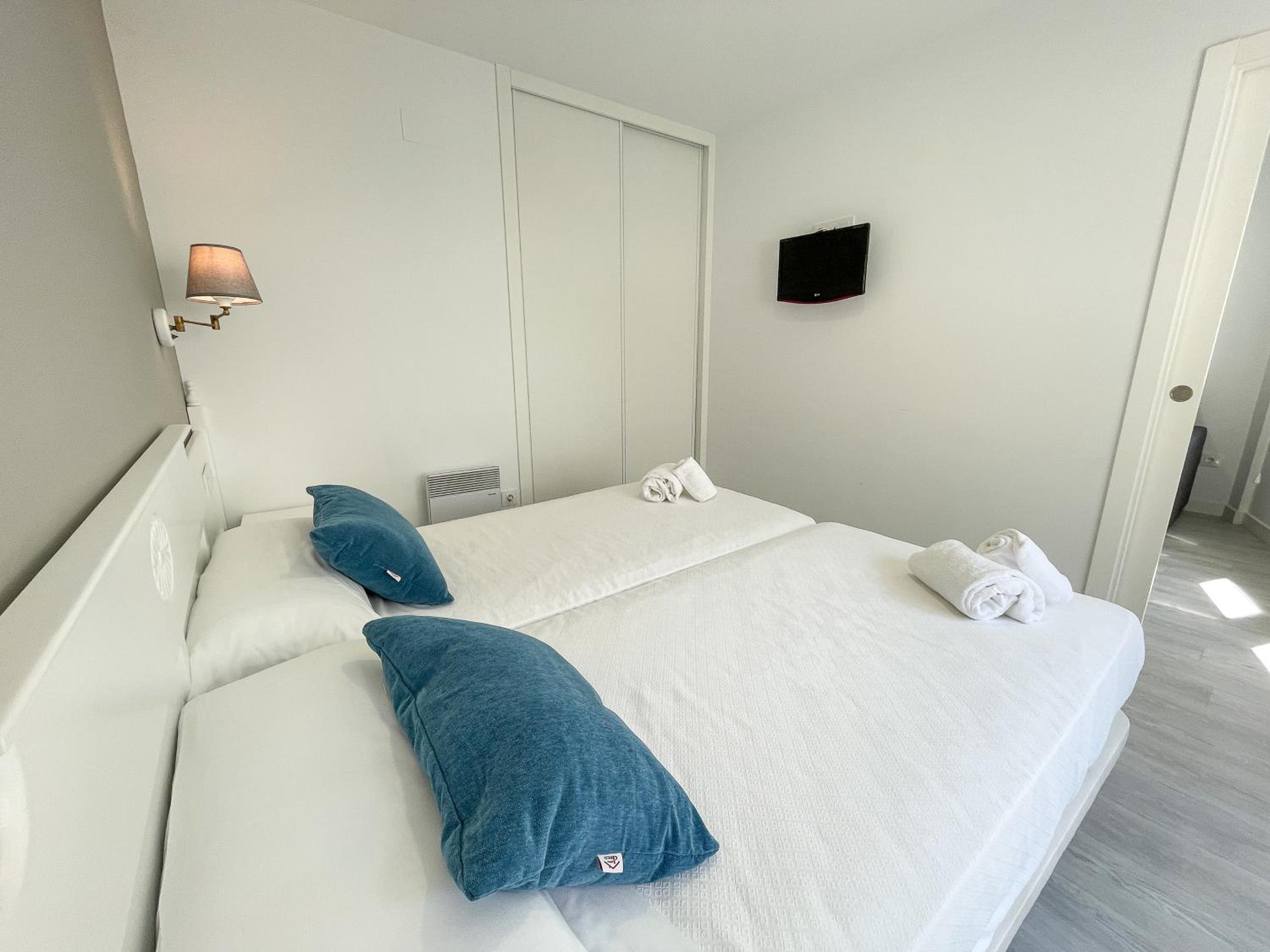 One-Bedroom Apartment - Photo 12
