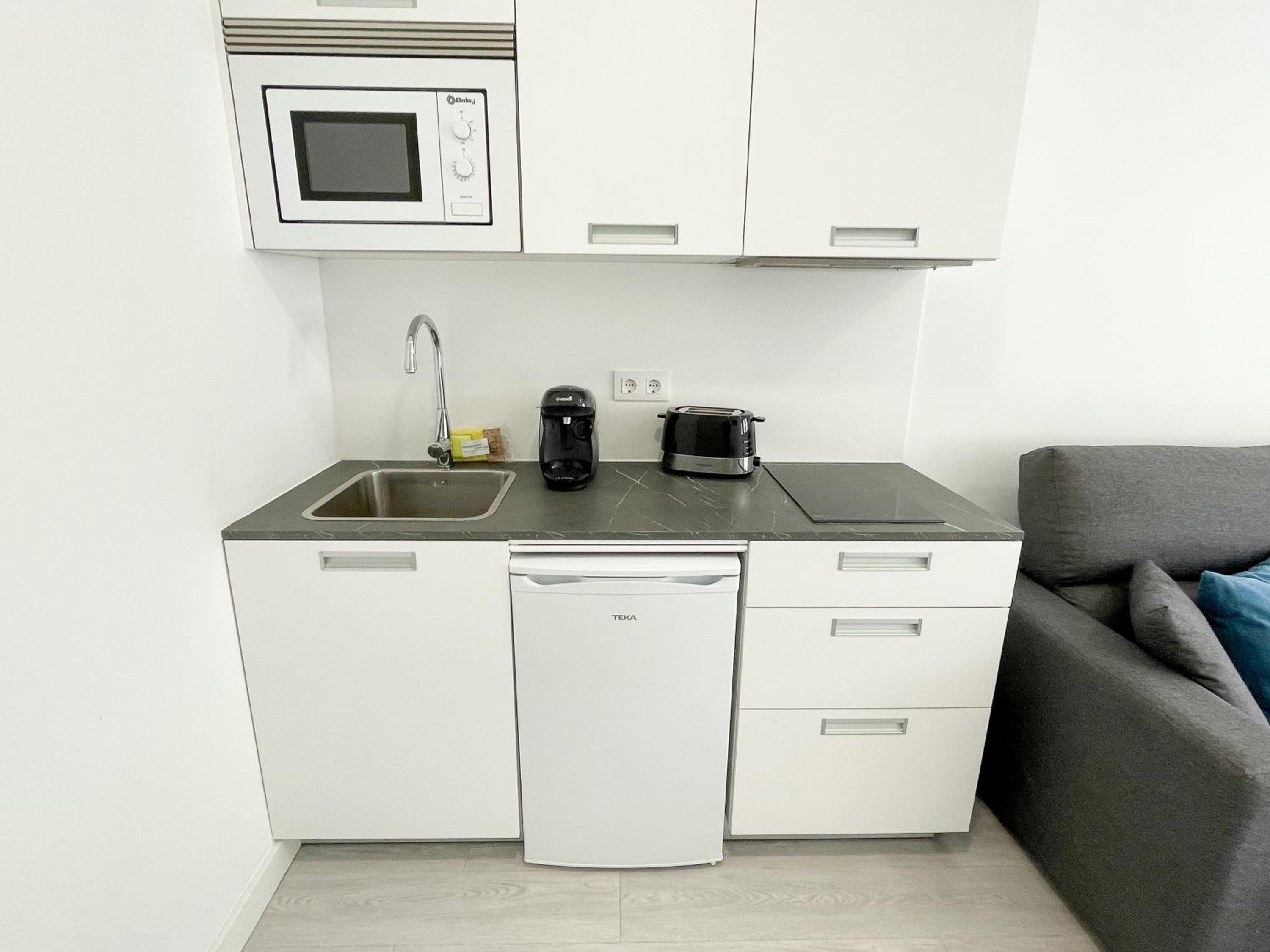 One-Bedroom Apartment - Photo 17