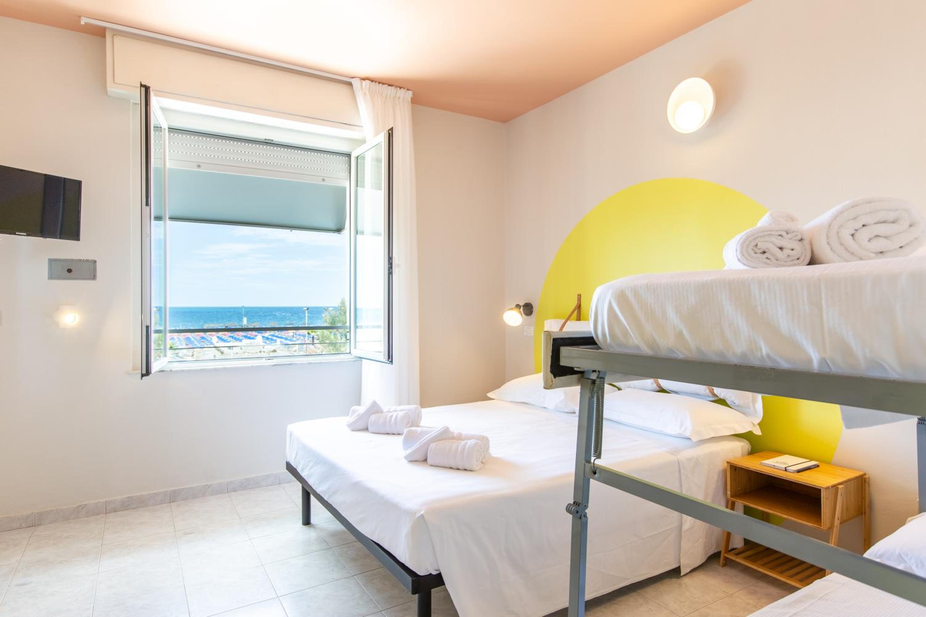 Quadruple Room with Sea View