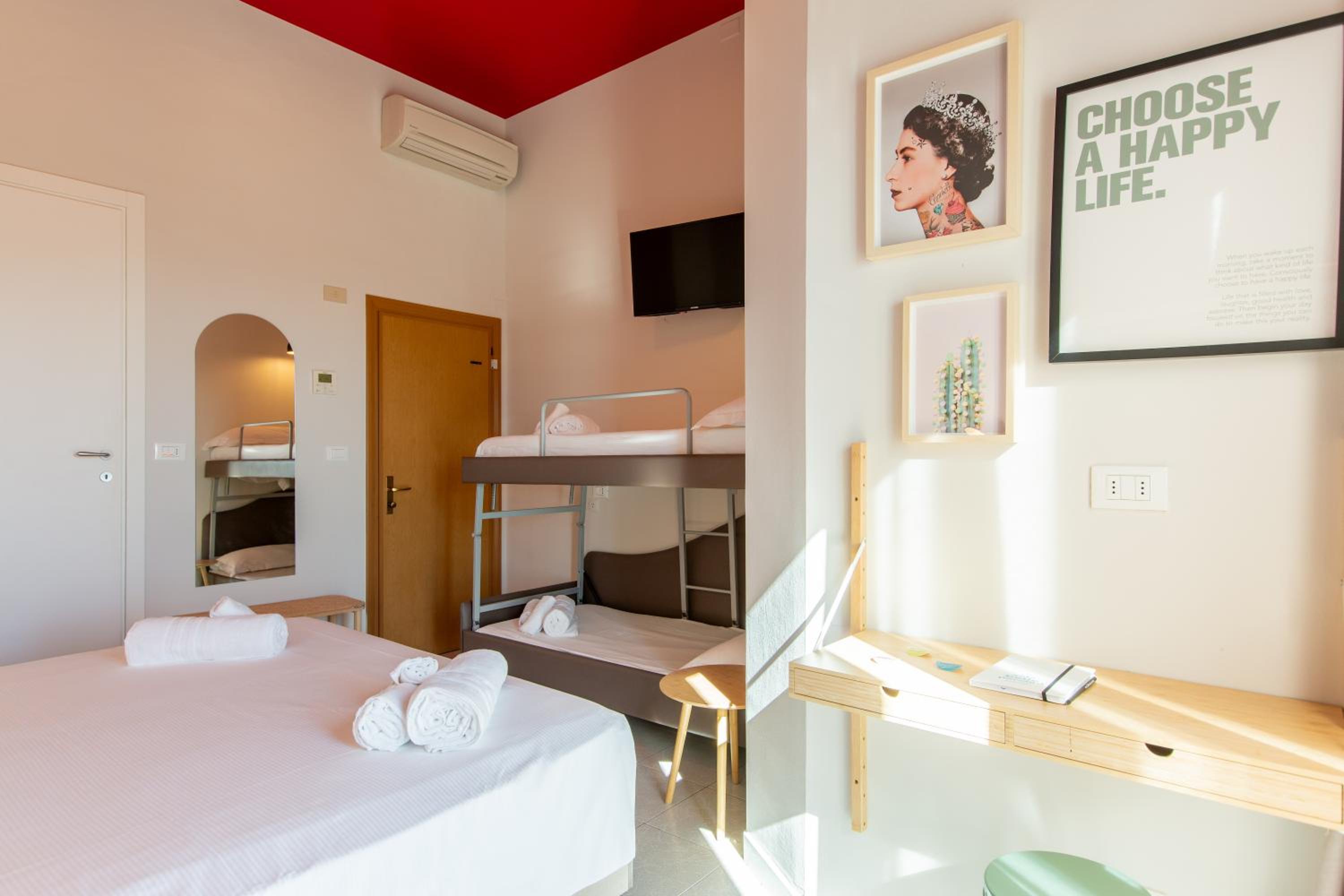 Quadruple Room with Balcony and Sea View