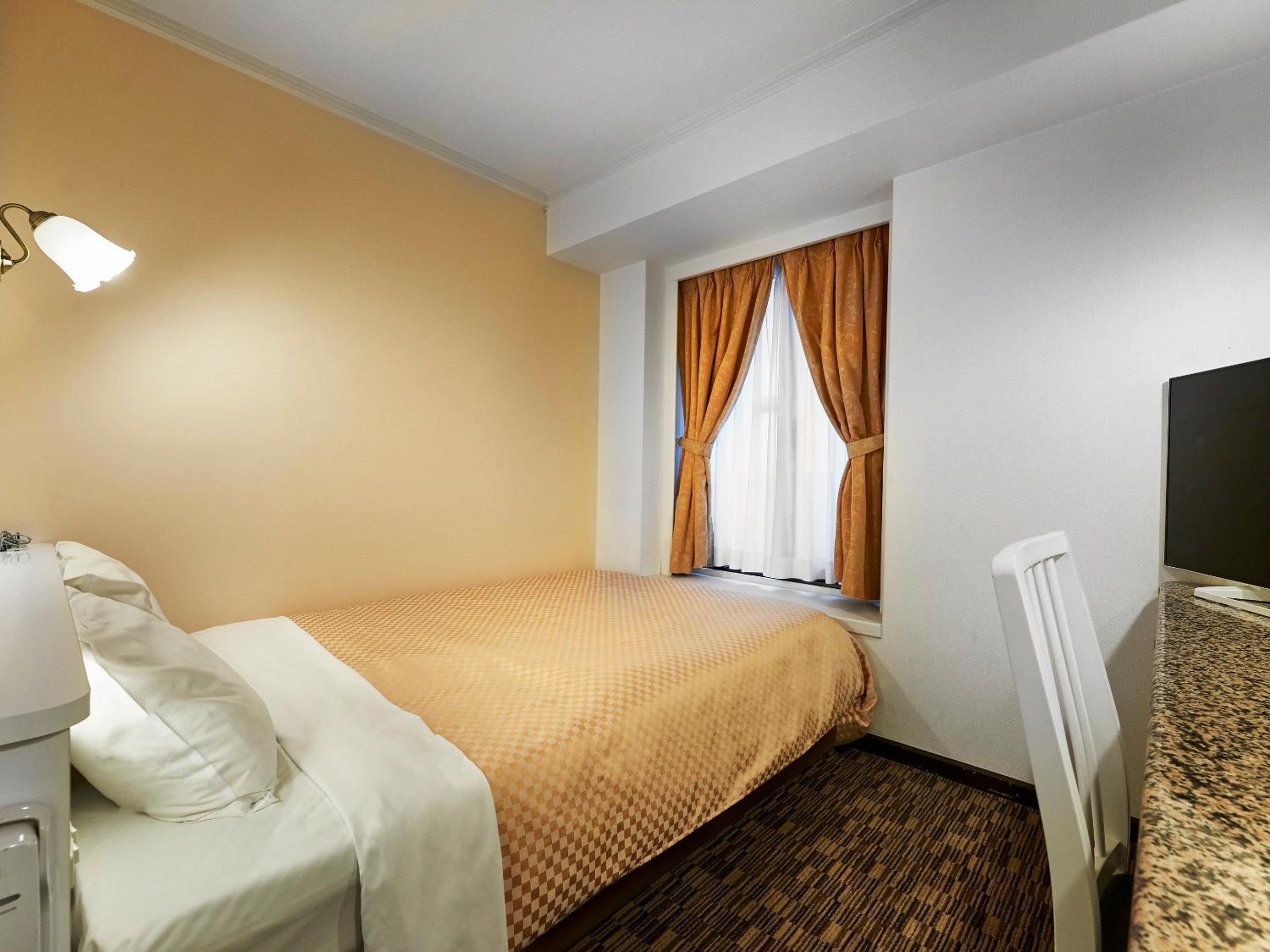 Double Room - Non-Smoking  - Photo 19