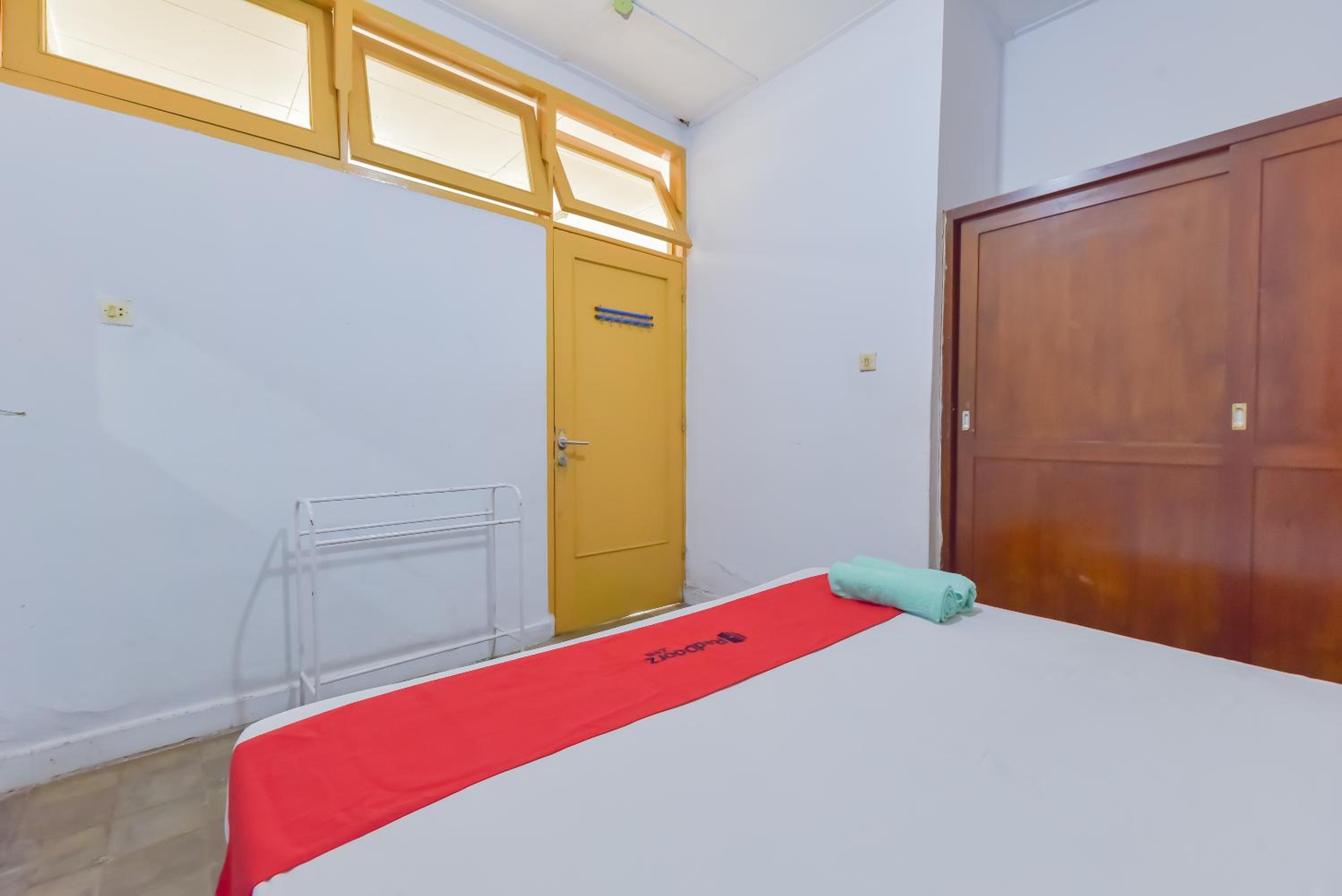 Family Room - Photo 5