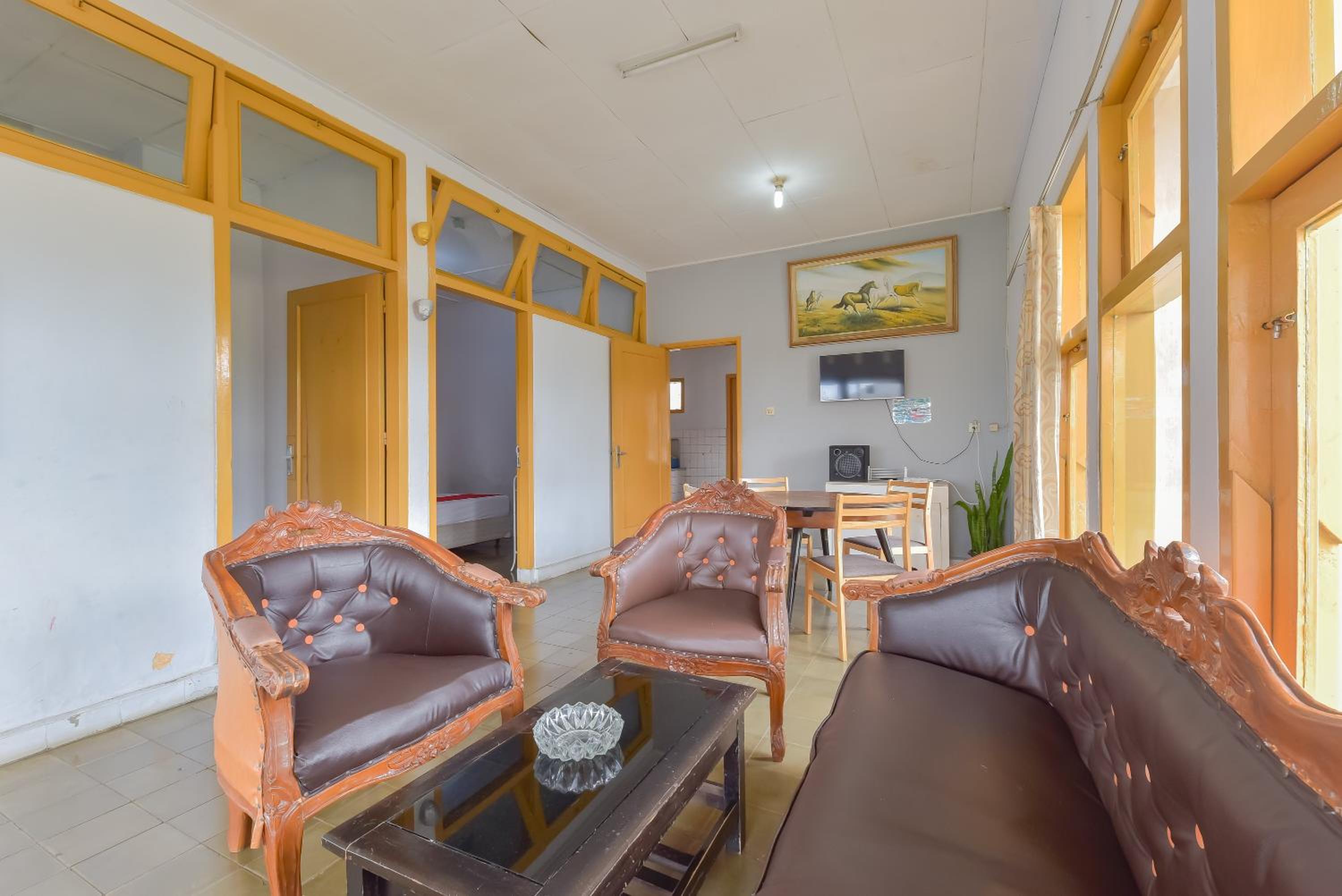 Family Room - Photo 13