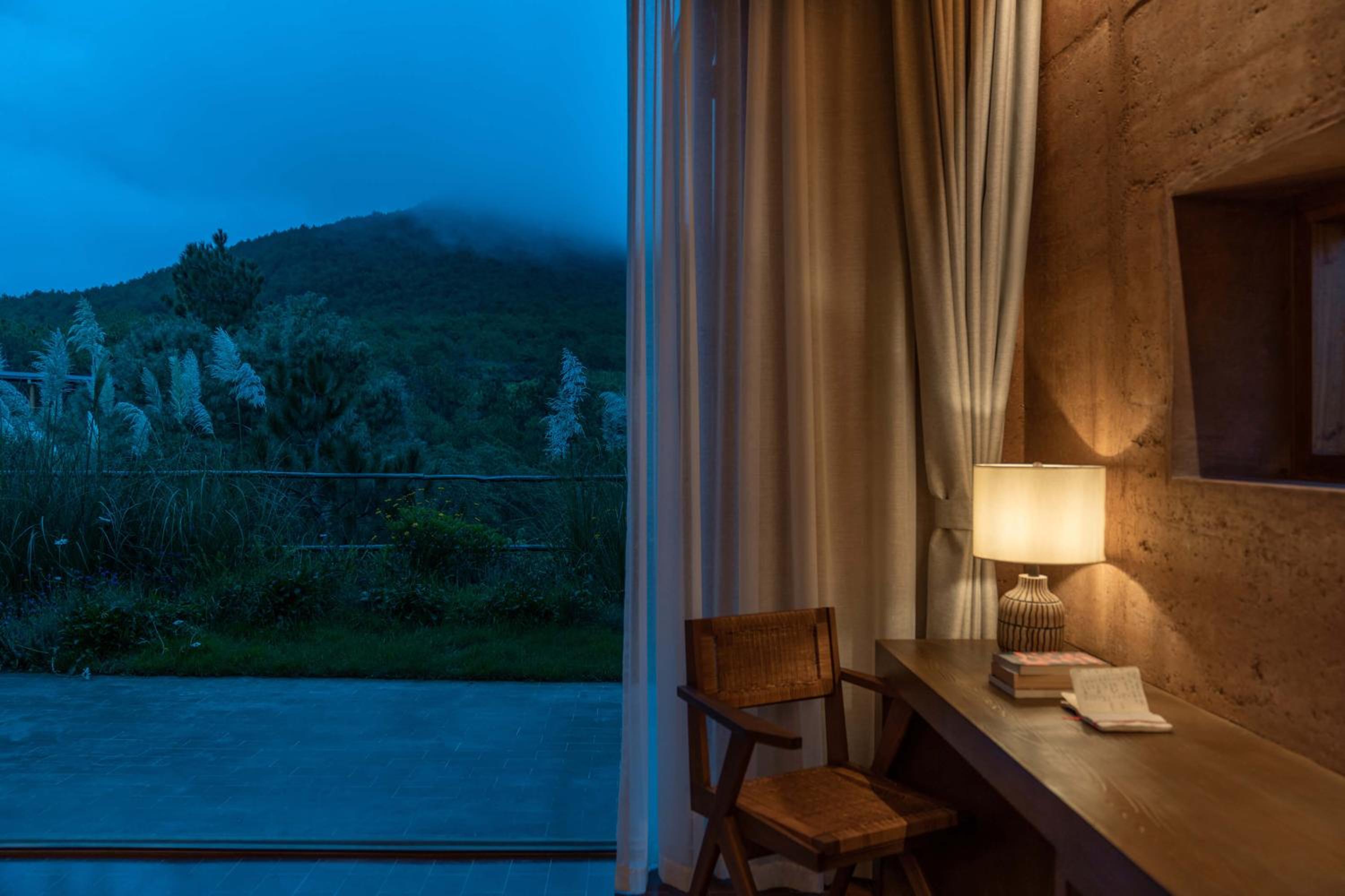 Twin Room with Mountain View photo 2