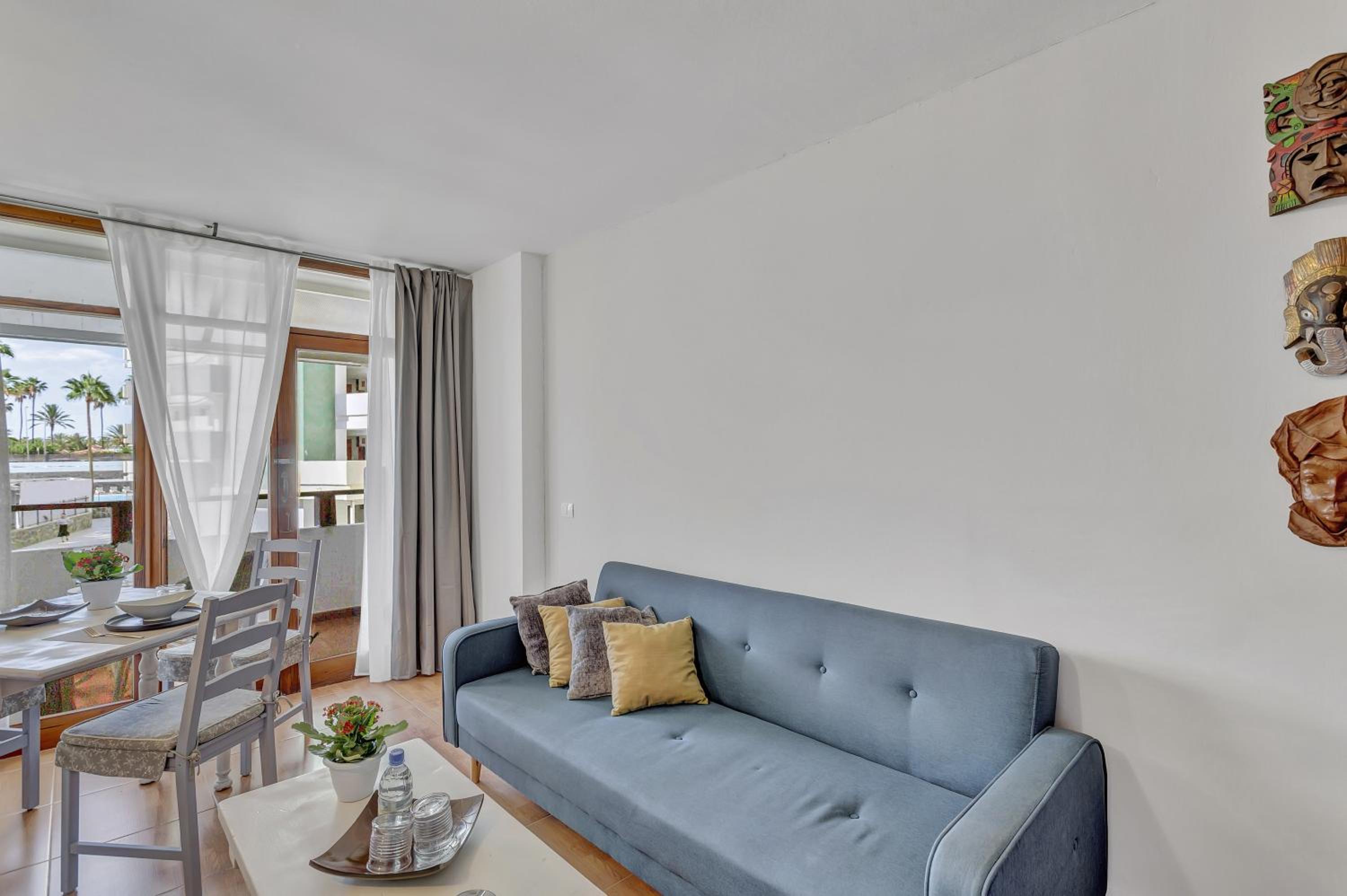Apartamento de un dormitorio superior con balcón