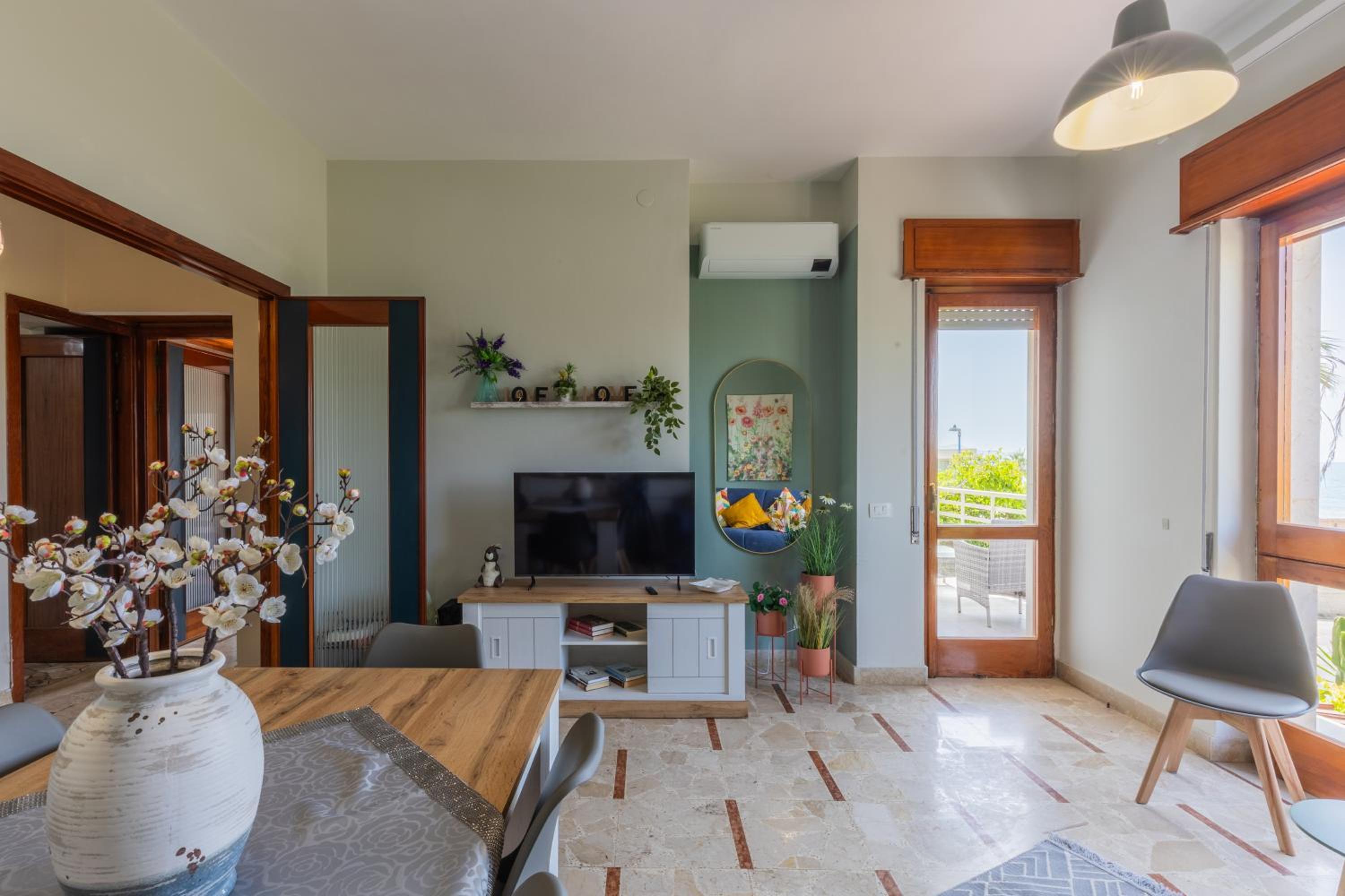 Two-Bedroom Apartment with Terrace and Sea View photo 1