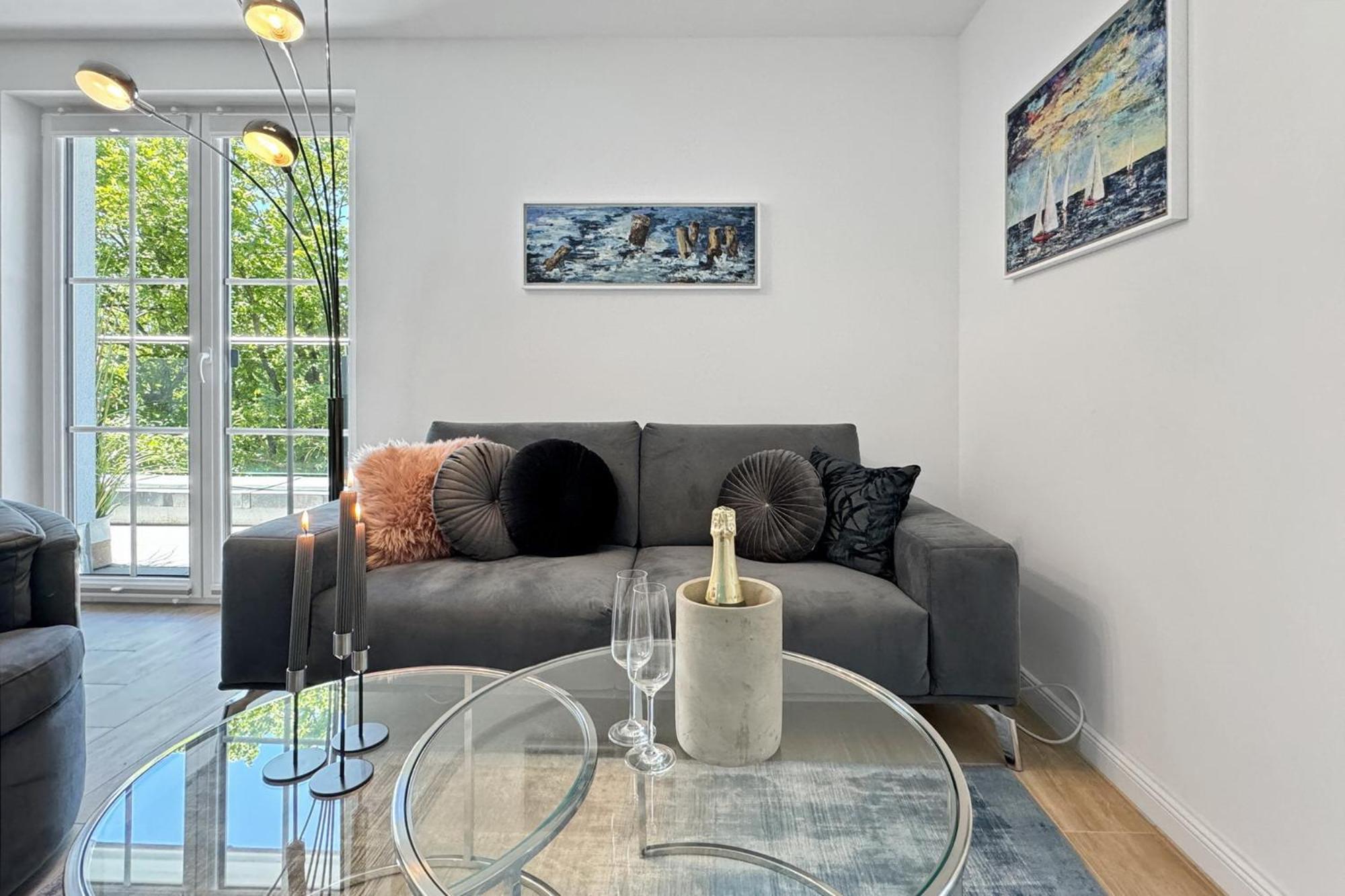 One-Bedroom Apartment photo 2