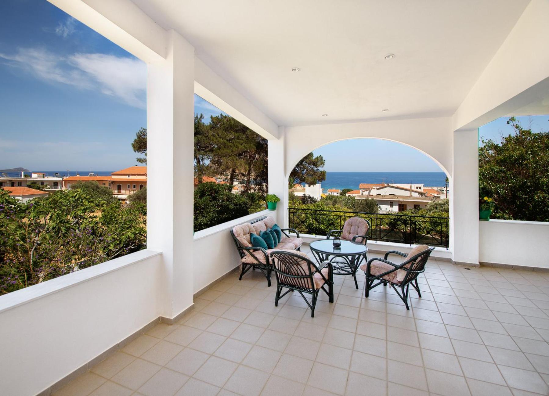 Villa photo 2