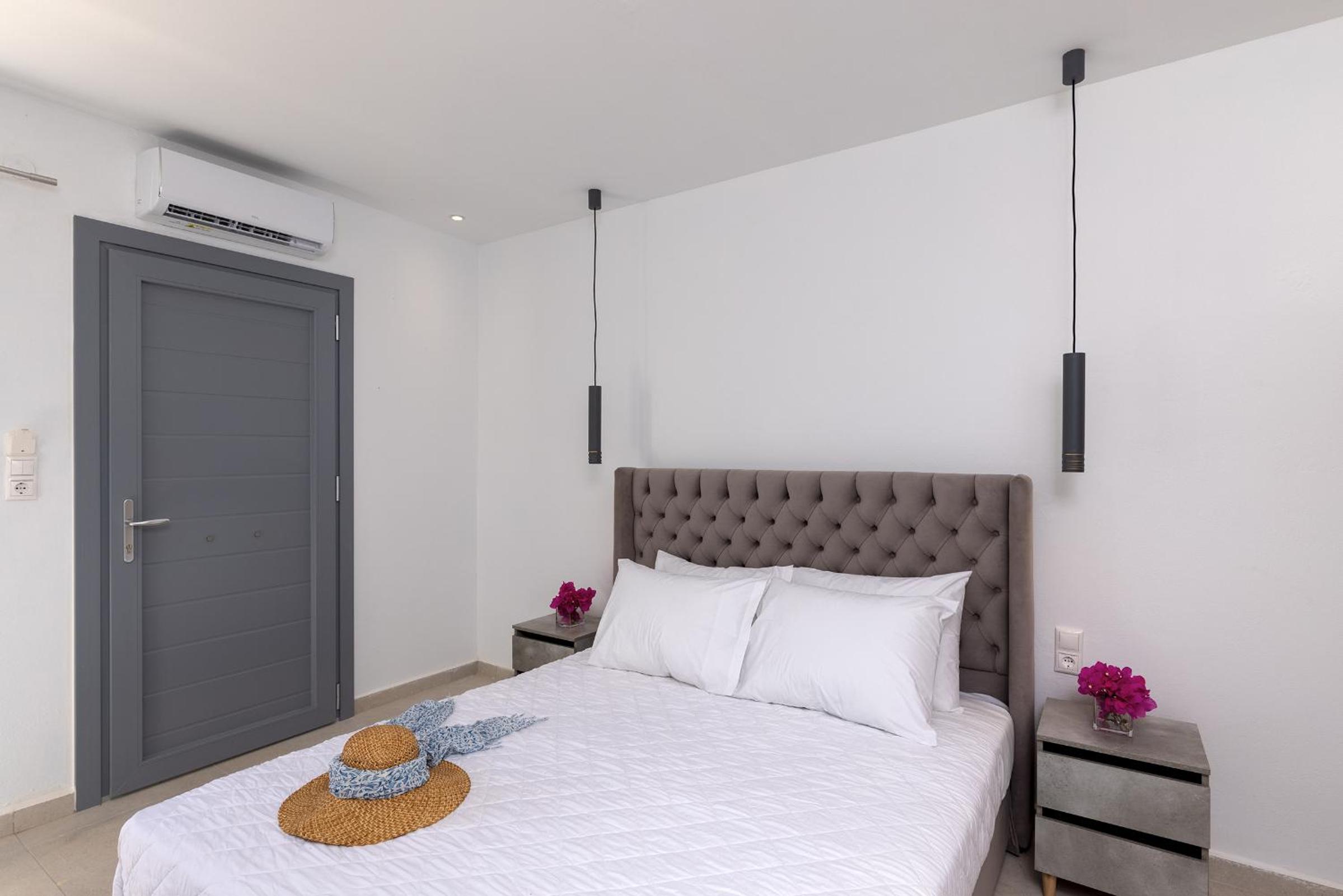 Deluxe King Suite photo 3
