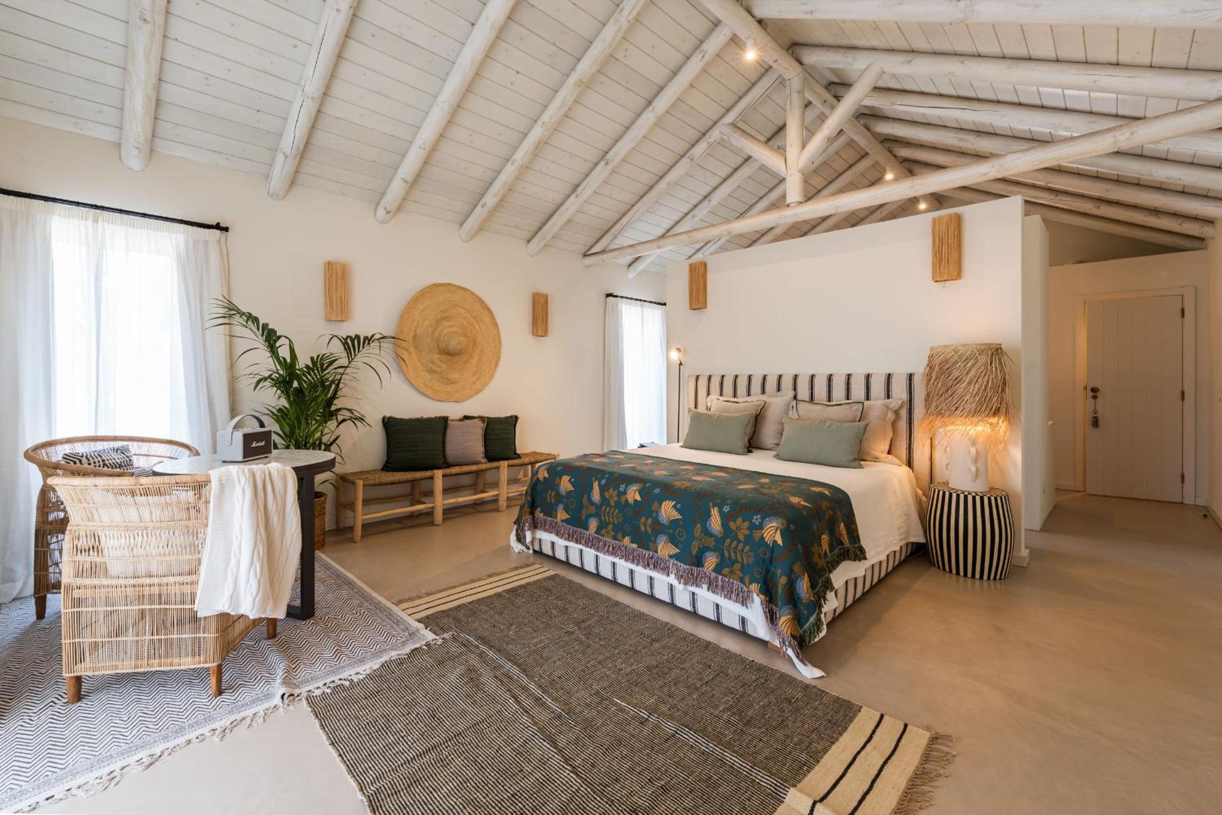 Five-Bedroom Villa with Private Heated Pool photo 3