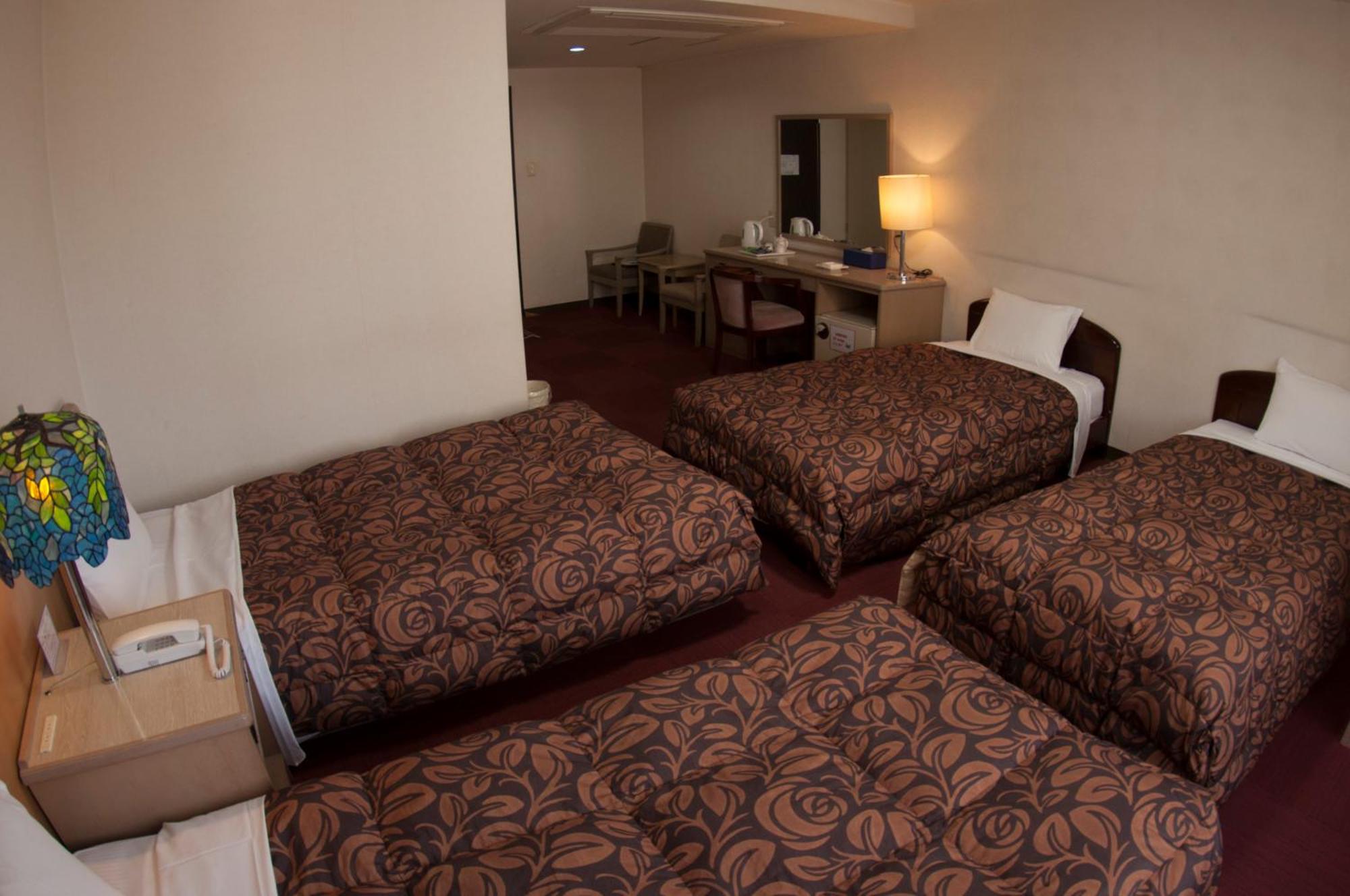 Quadruple Room - Non-Smoking photo 3