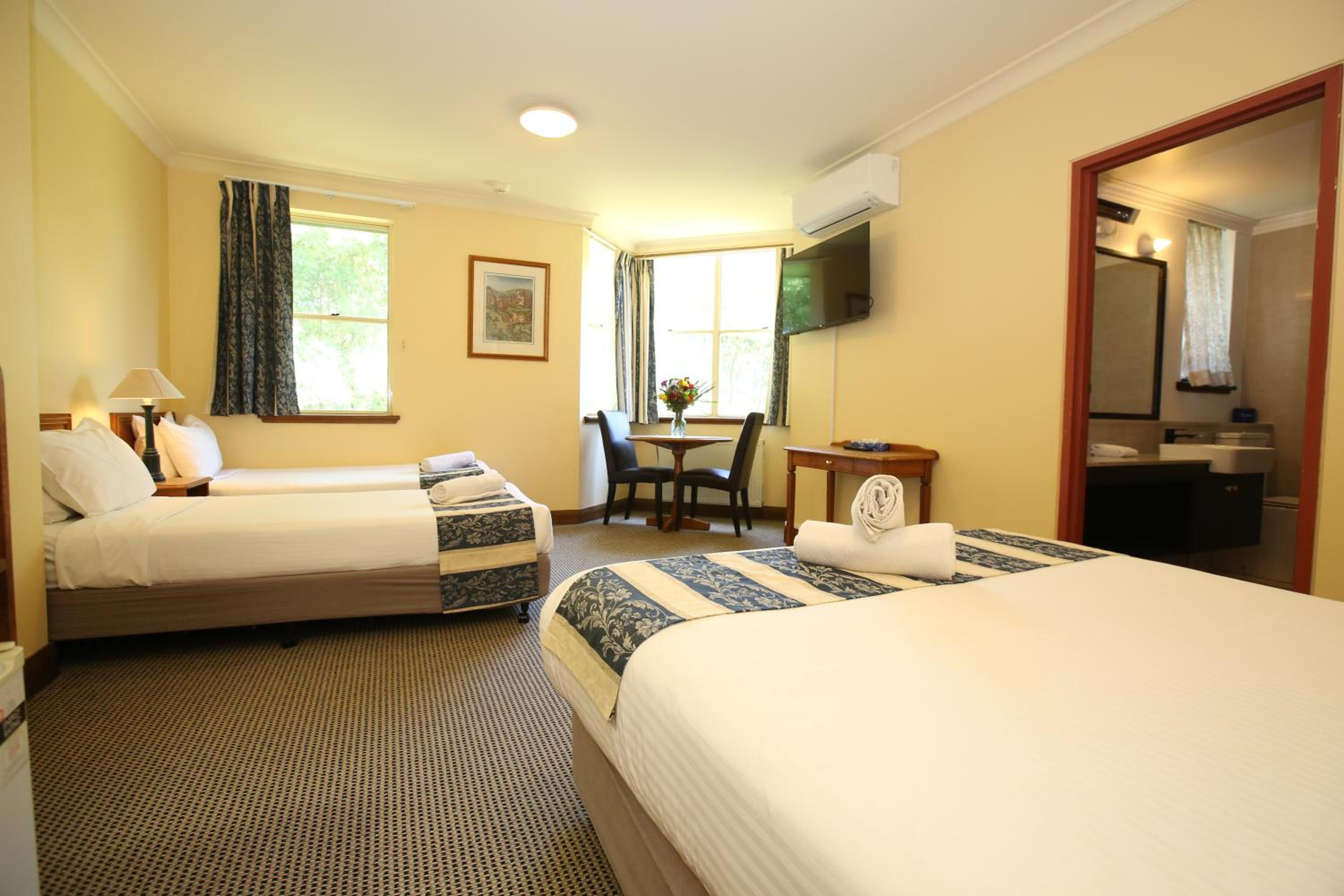 Deluxe Family Room photo 3
