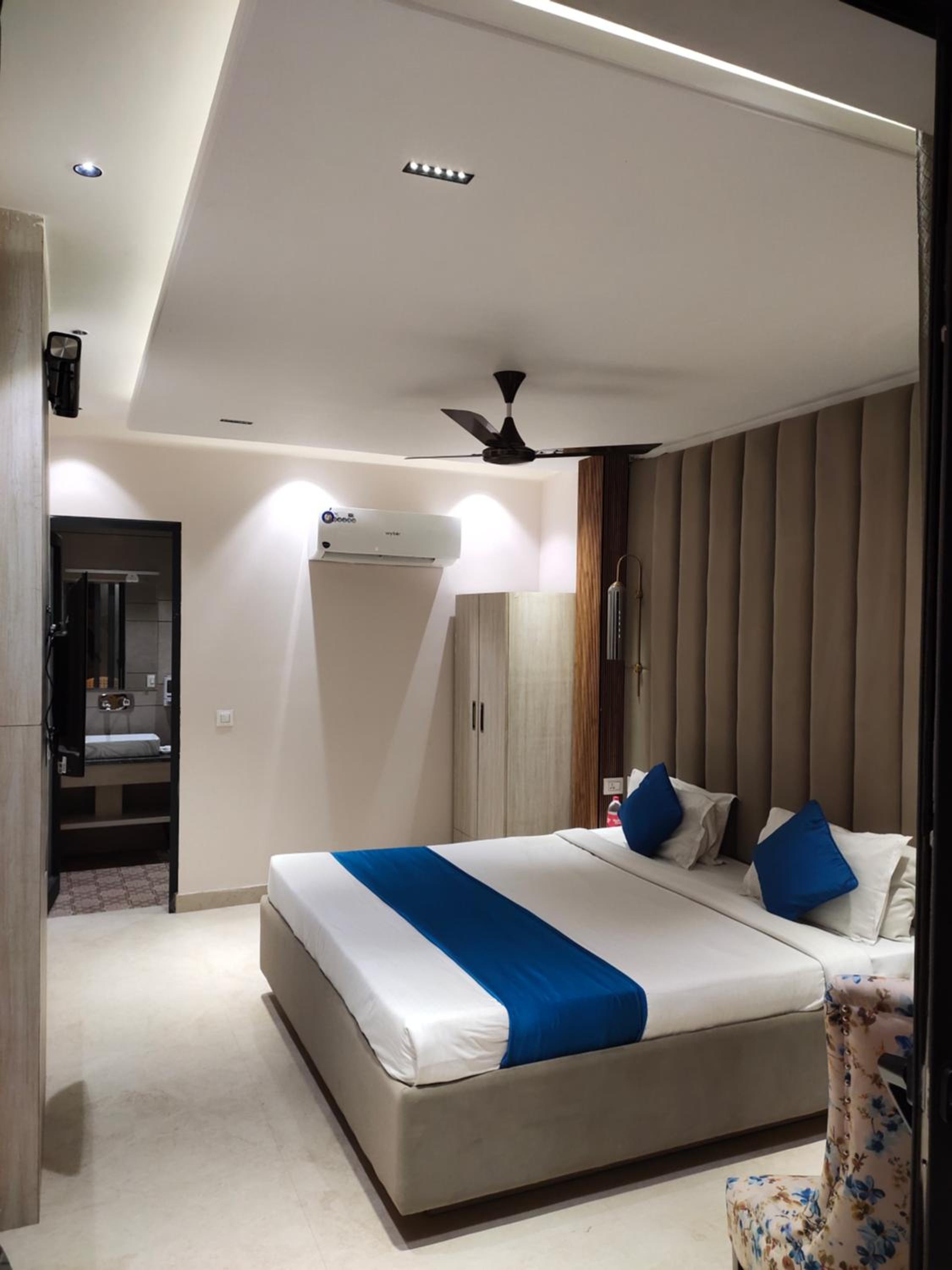 Double Room with Pool View