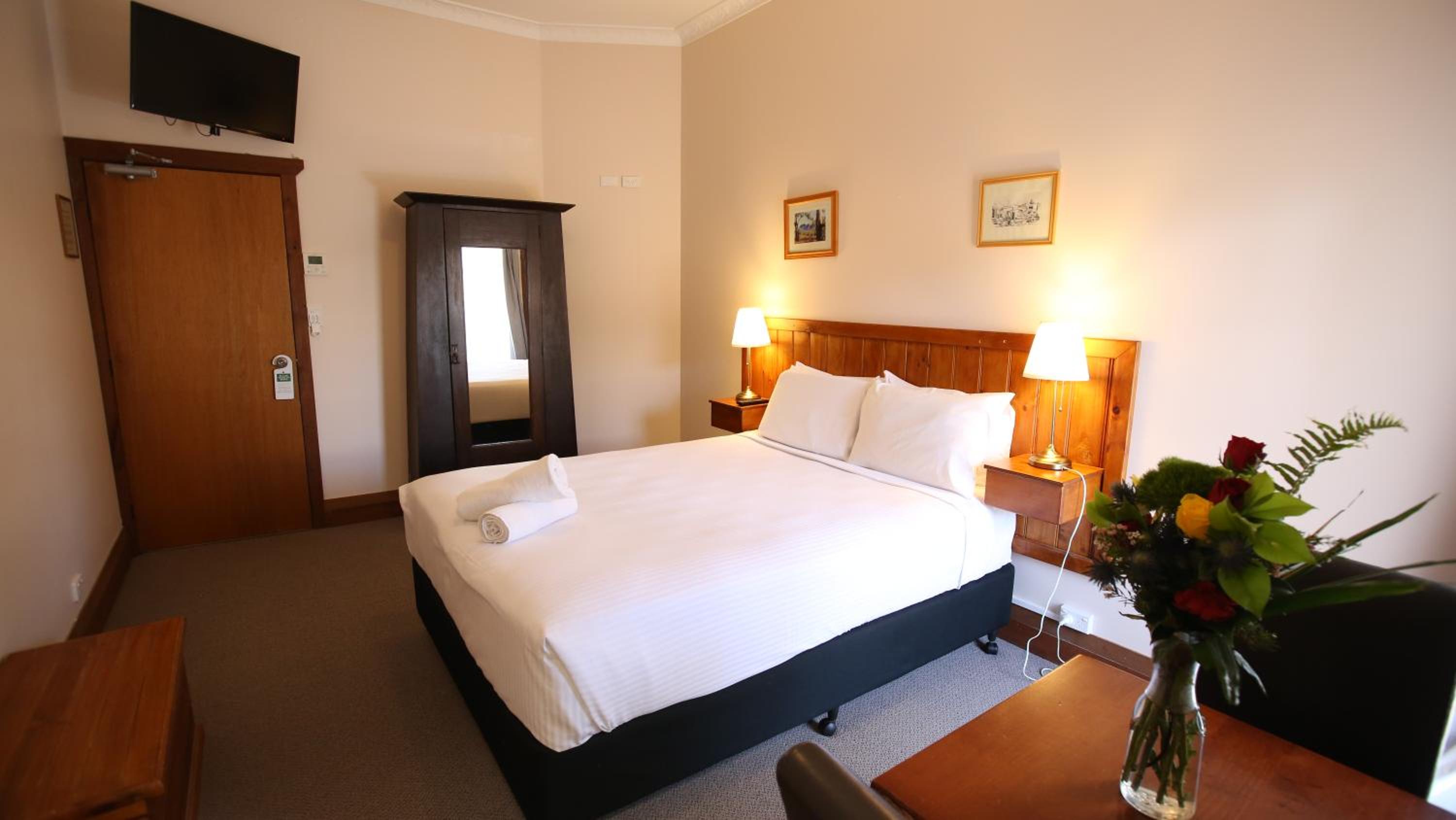 Queen Room - Photo 7