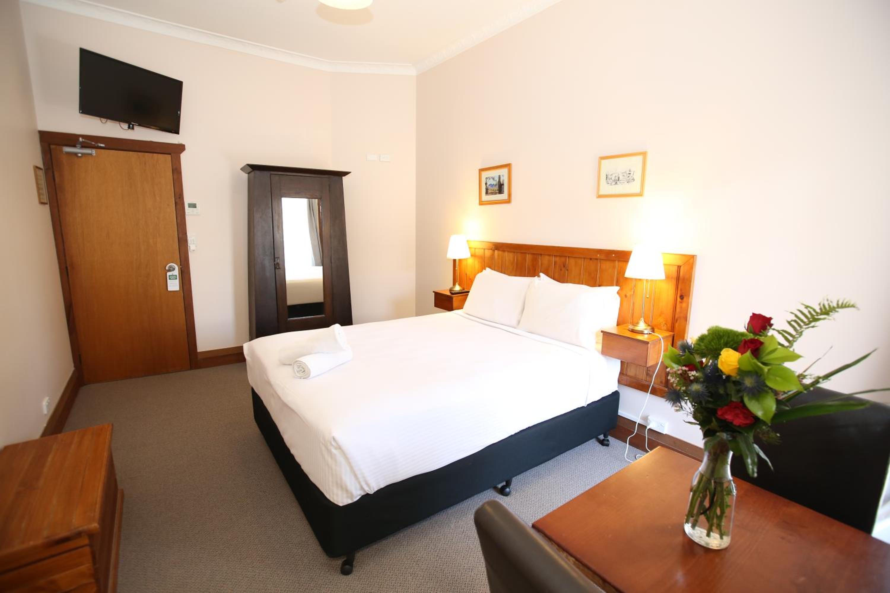 Queen Room - Photo 1
