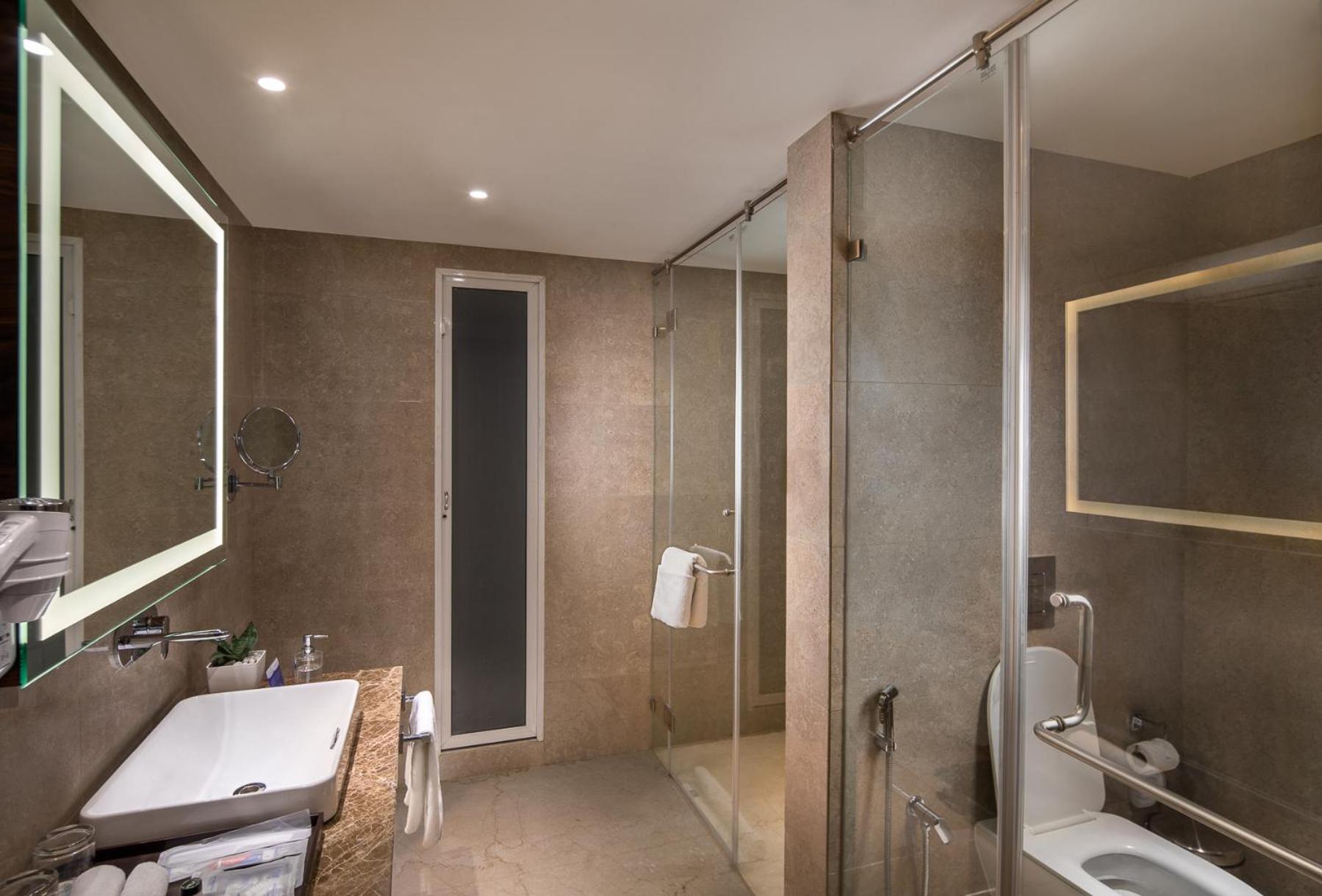Deluxe Rooms  with One Double Bed - Photo 4