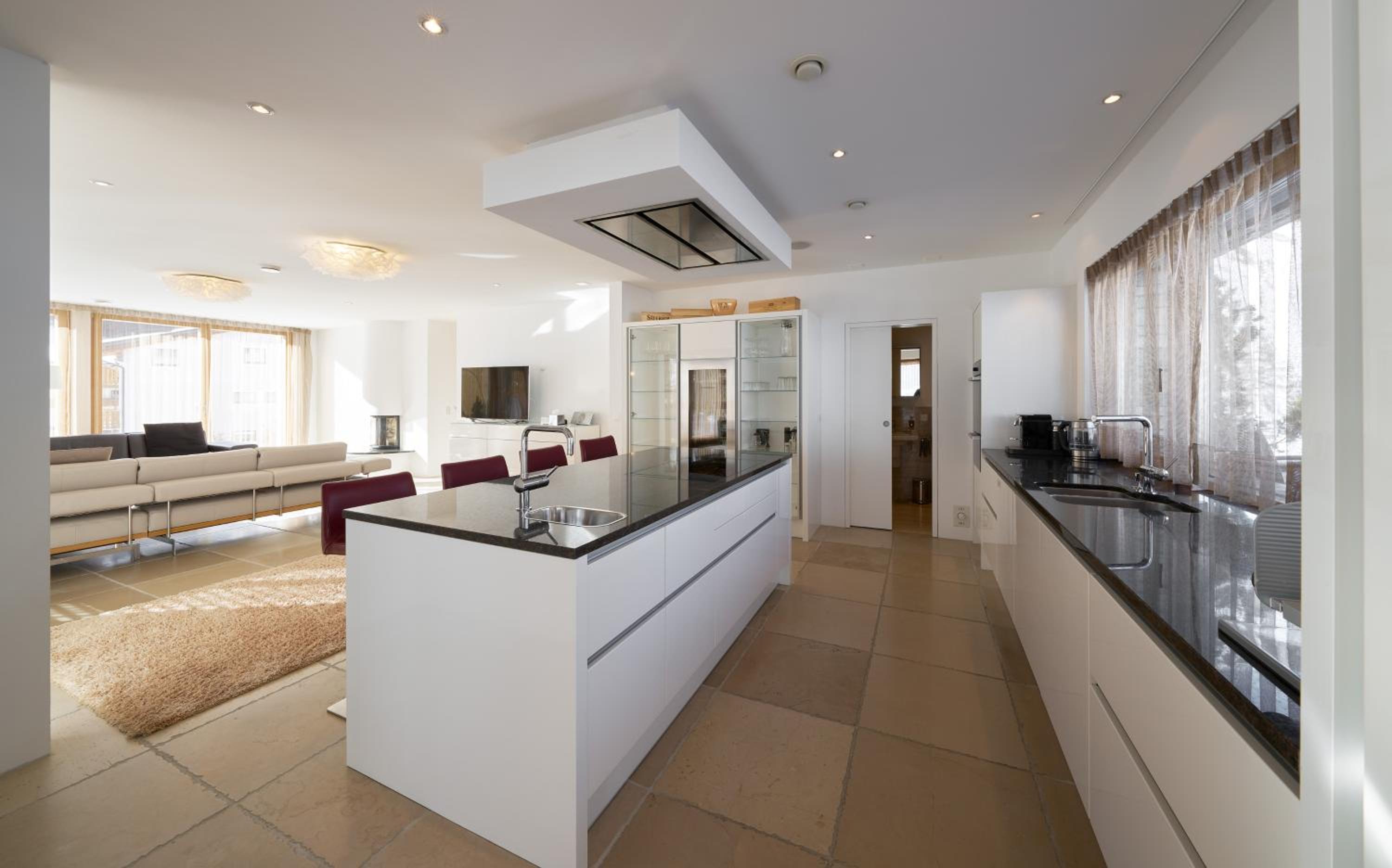 Three-Bedroom Apartment with Balcony and Terrace photo 2