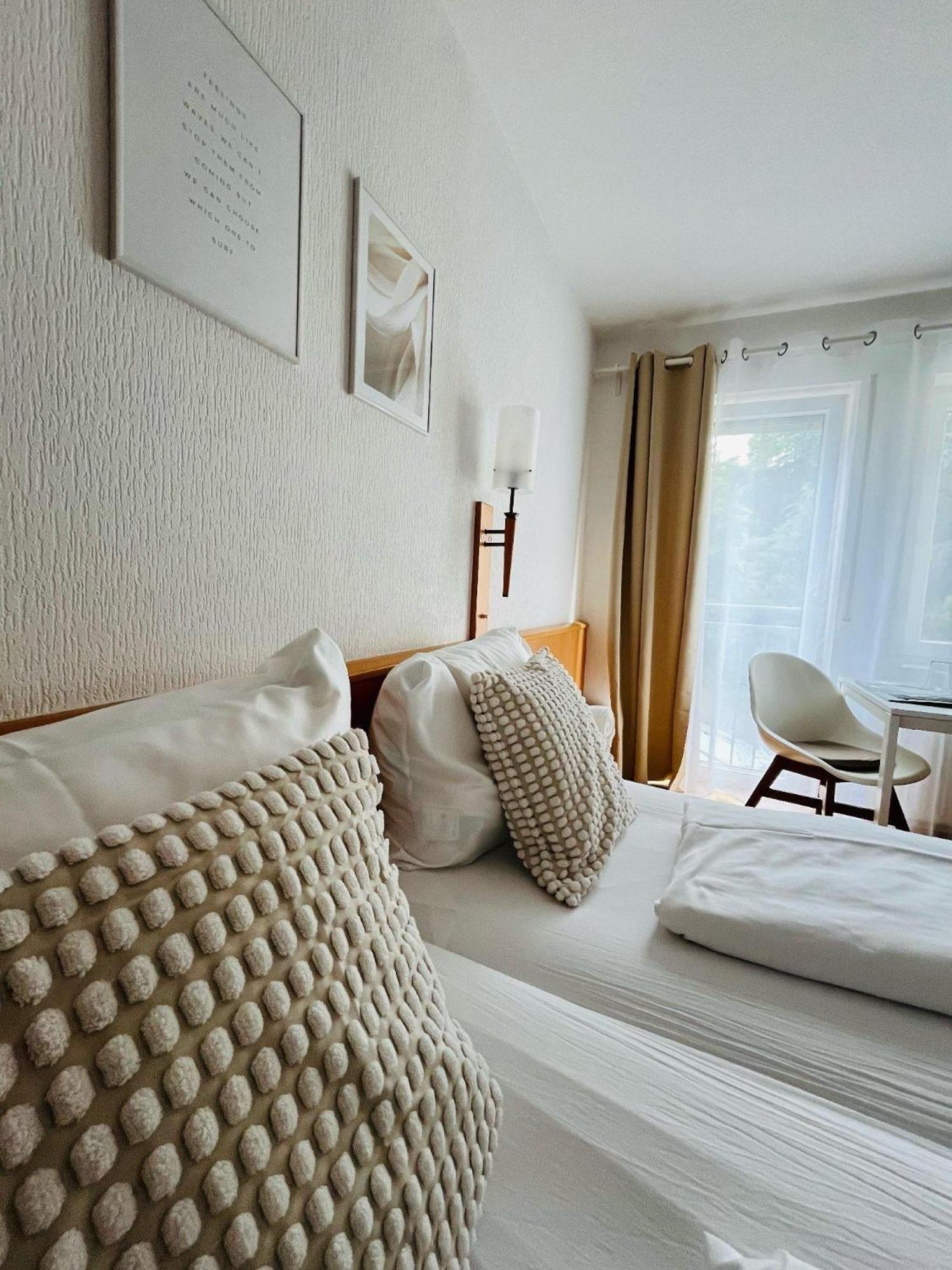 Standard Double Room - Photo 1