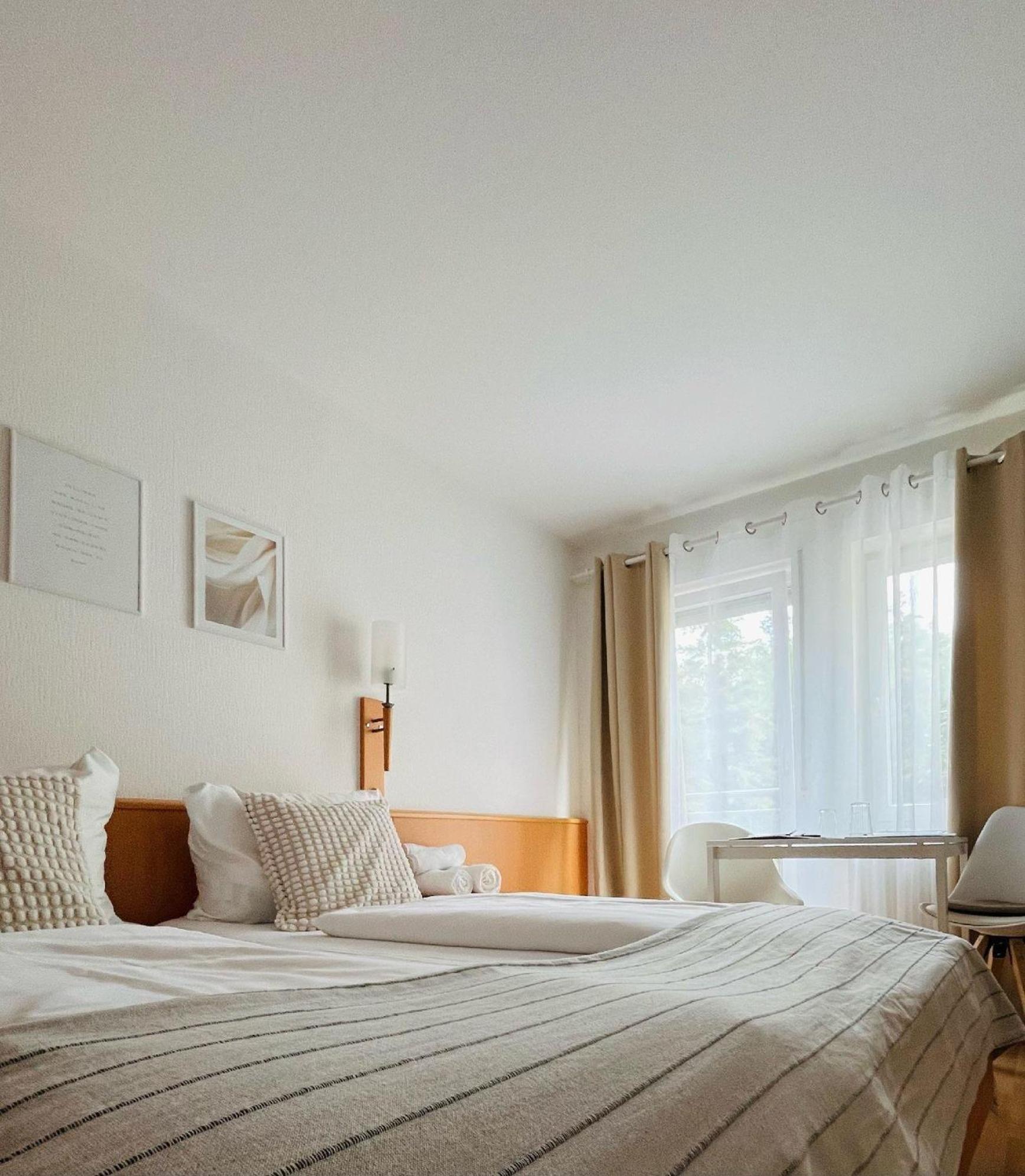 Standard Double Room - Photo 2