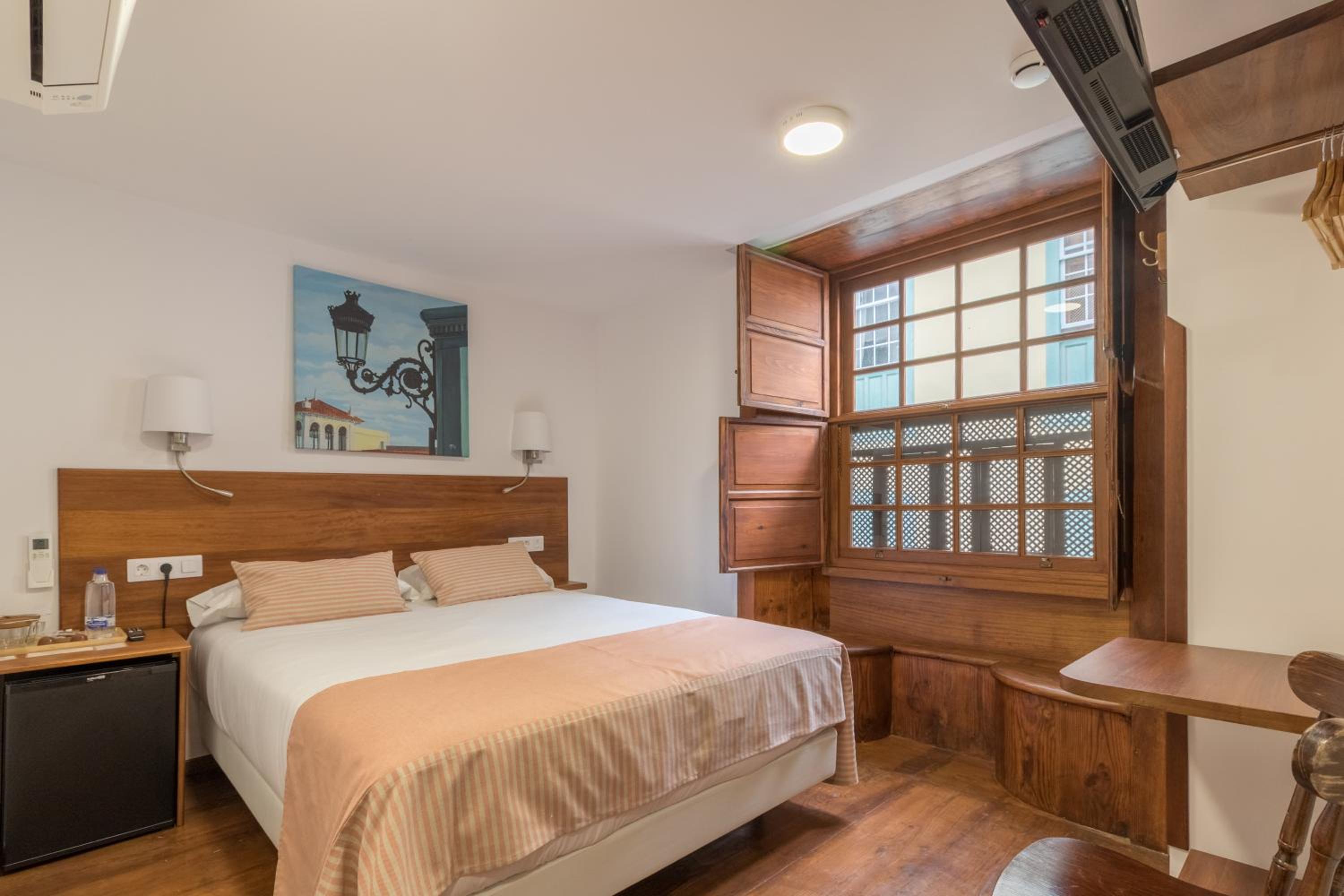 Habitación Doble con Baño Privado