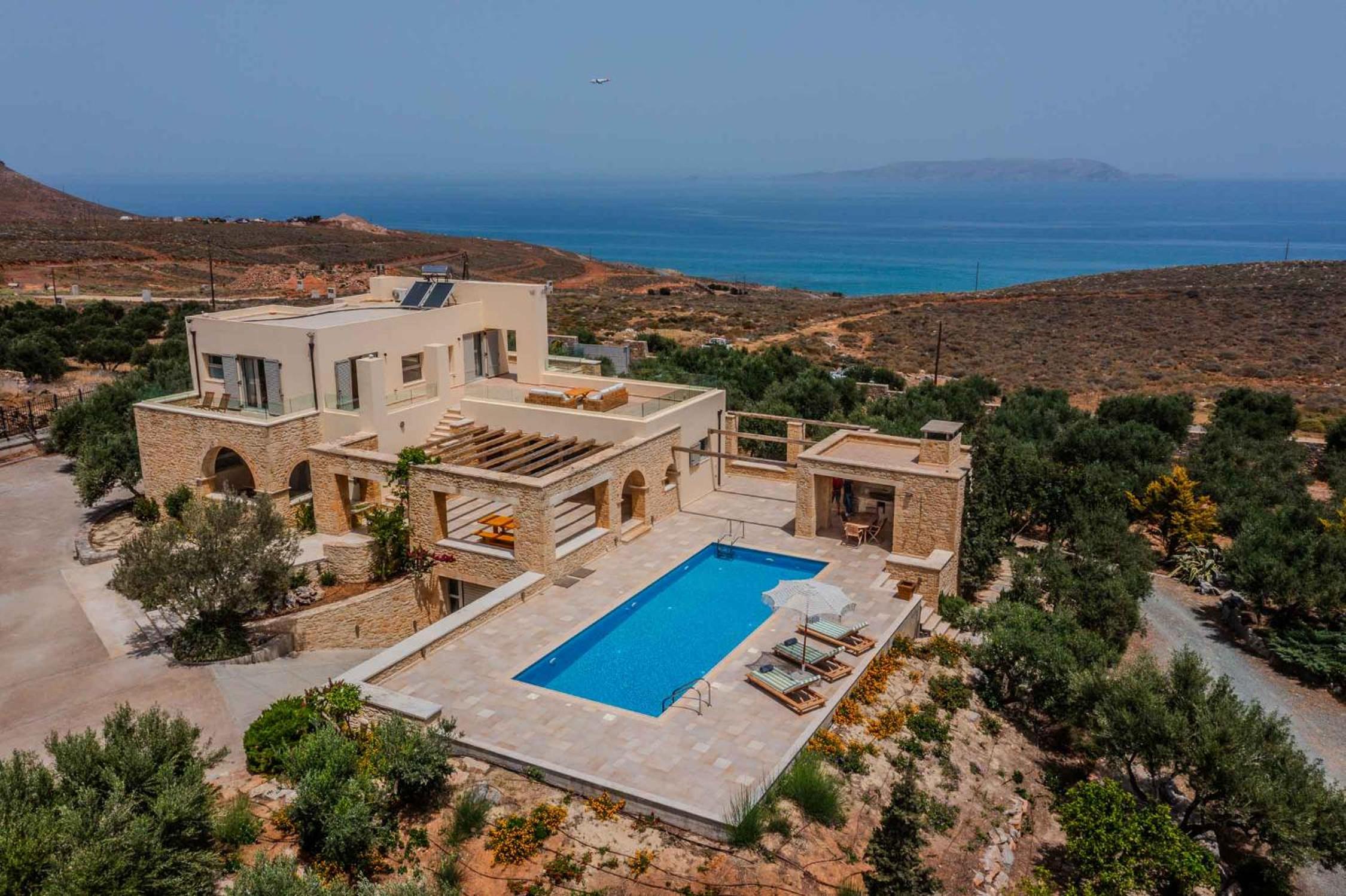 Three-Bedroom Villa photo 2
