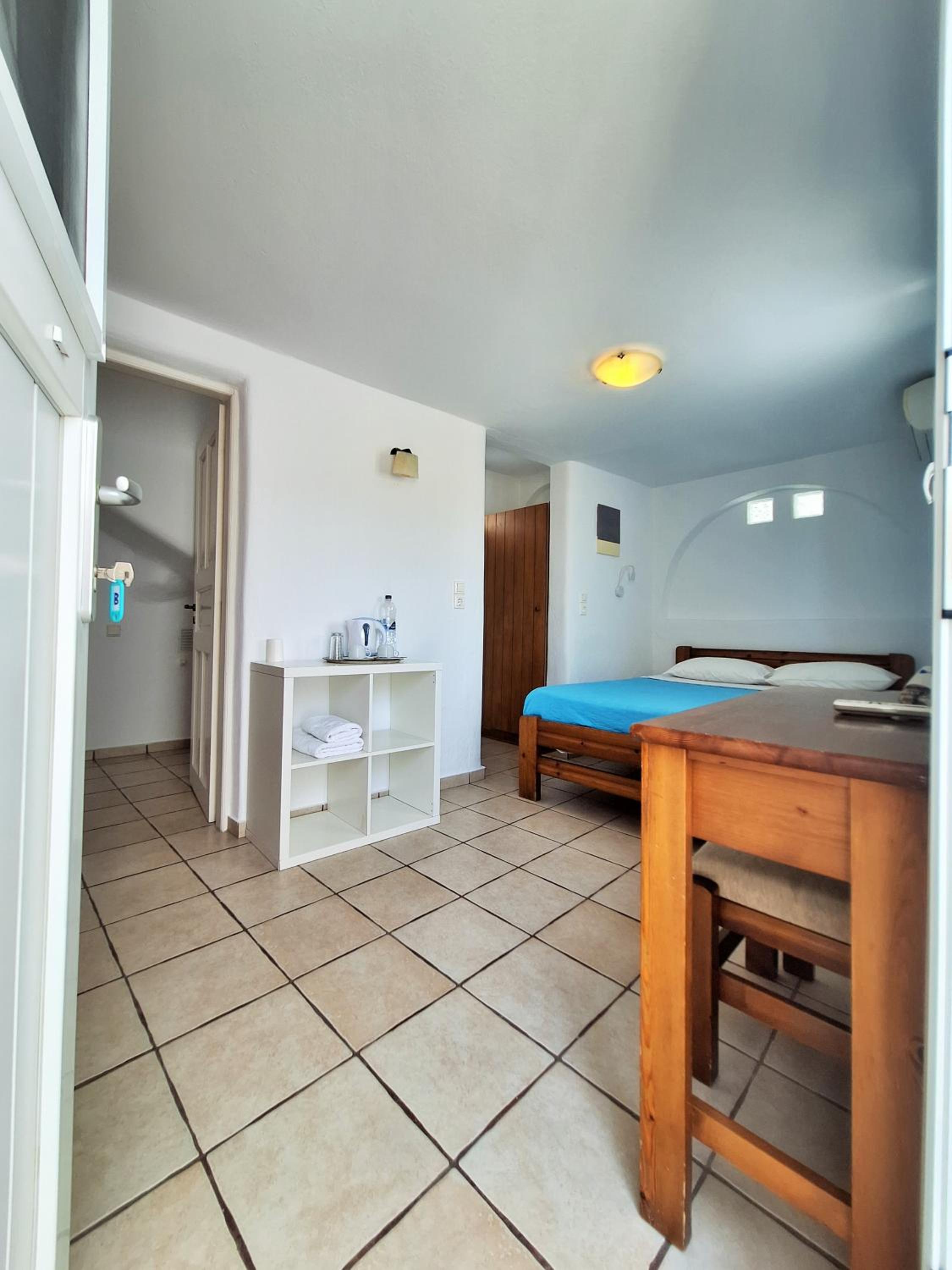 Budget Double Room photo 3