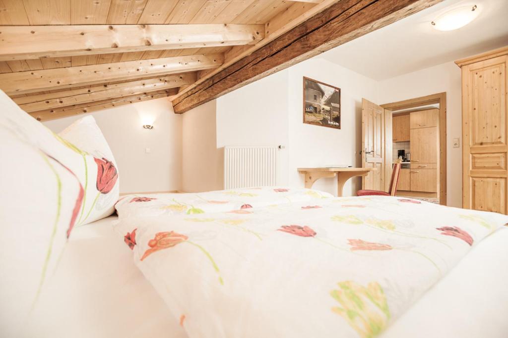 Two-Bedroom Apartment with Balcony photo 1