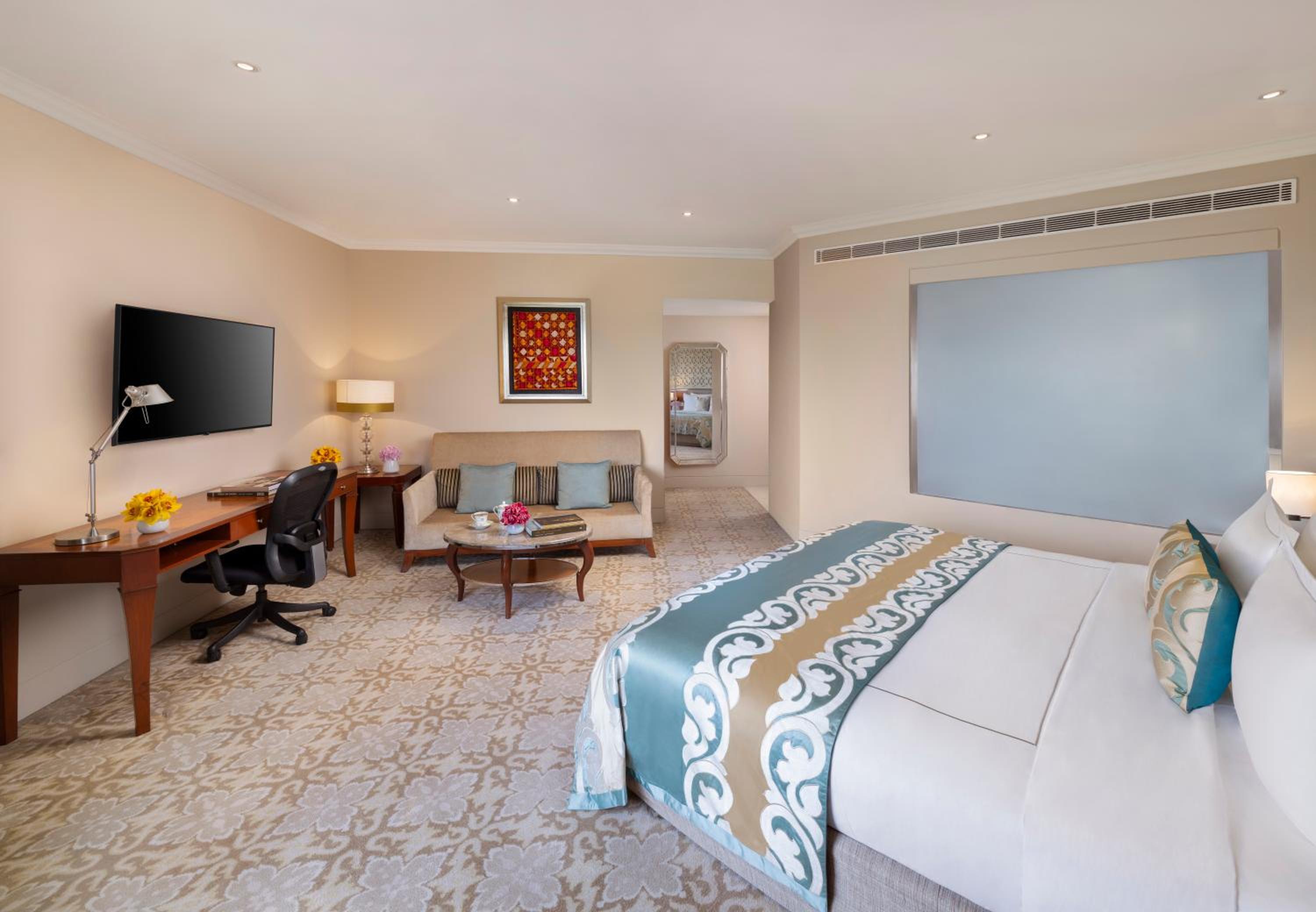 Taj Club King Bed Junior Suite - Photo 1