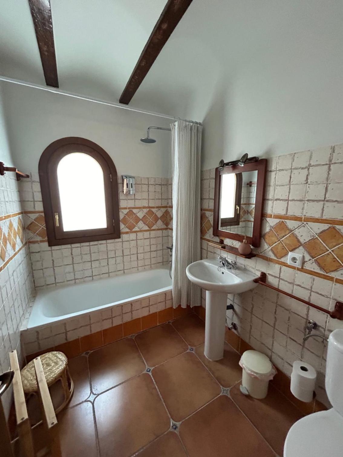 Deluxe Double Room With Bath photo 2