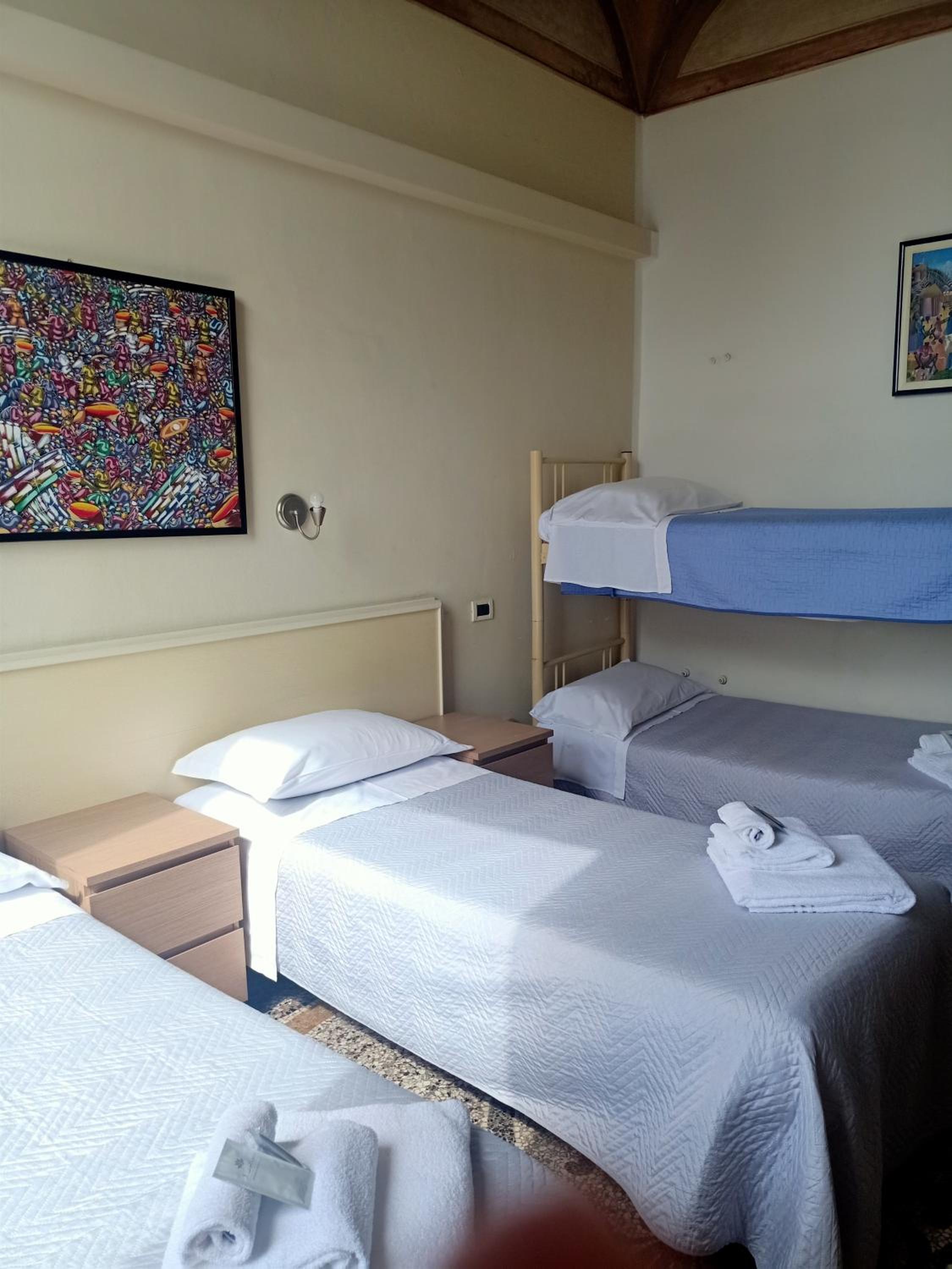 Quadruple Room with Sea View photo 3