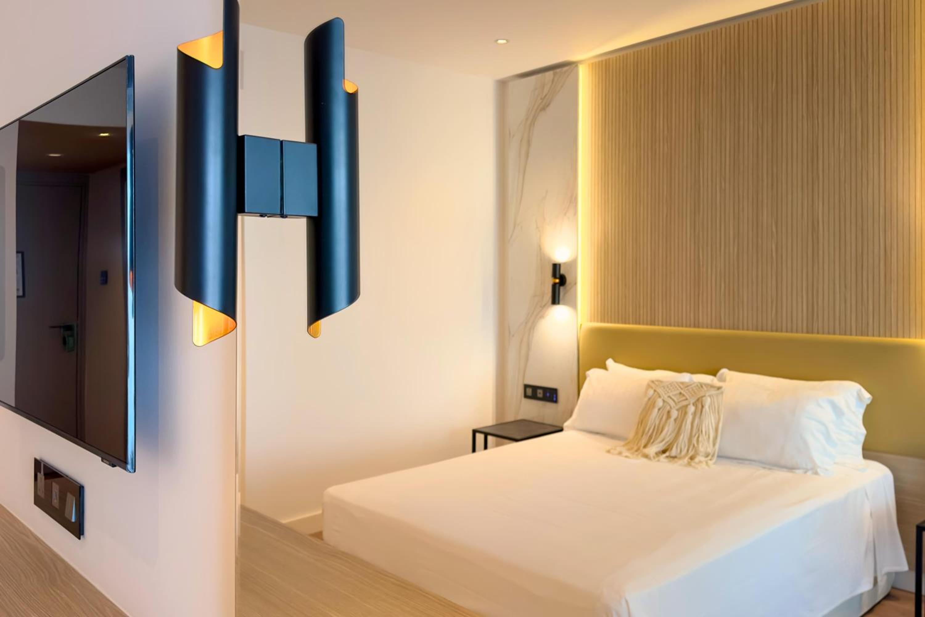 Superior Double or Twin Room with Inland View - Photo 4
