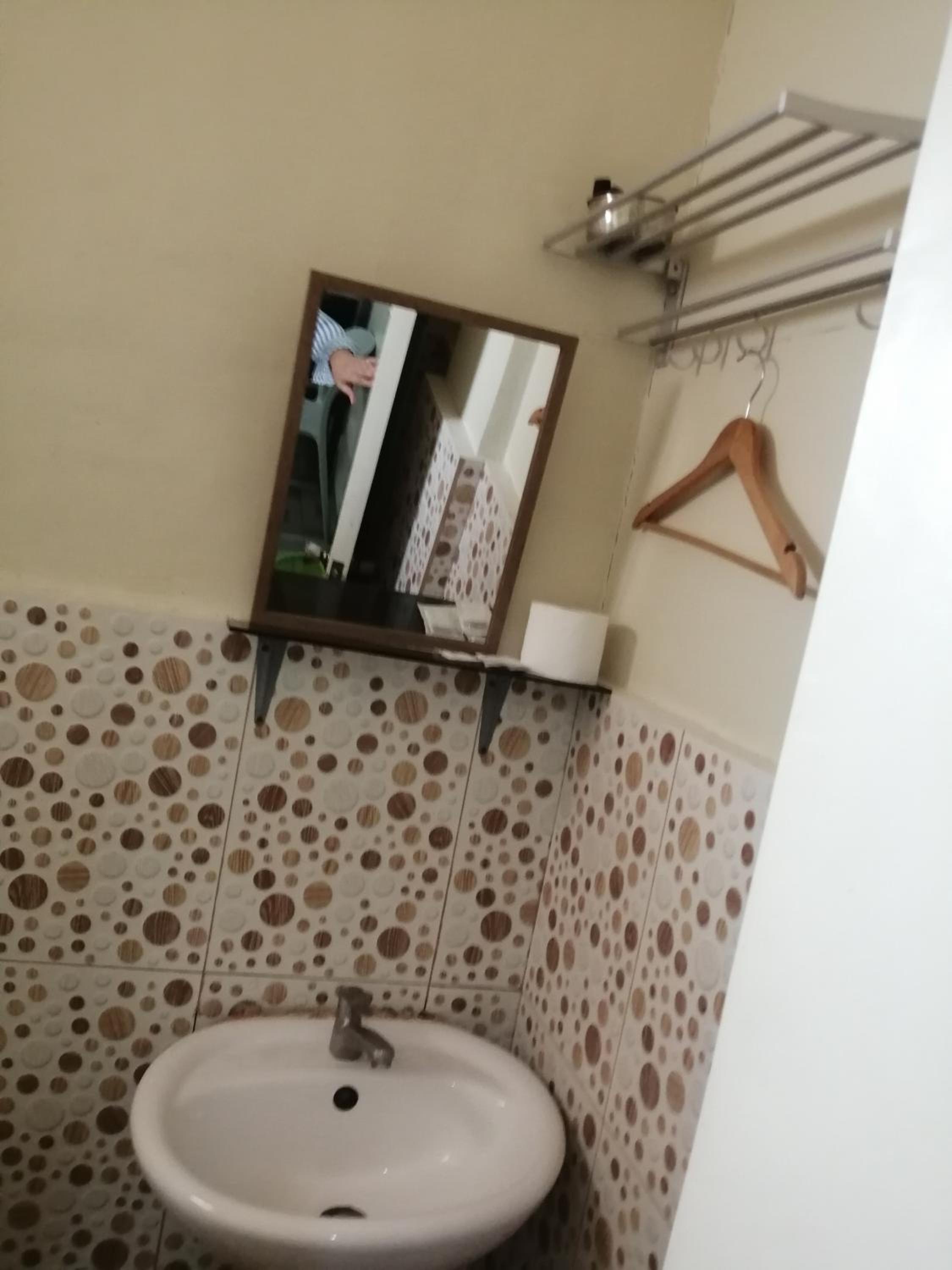 Budget Double Room - Photo 8
