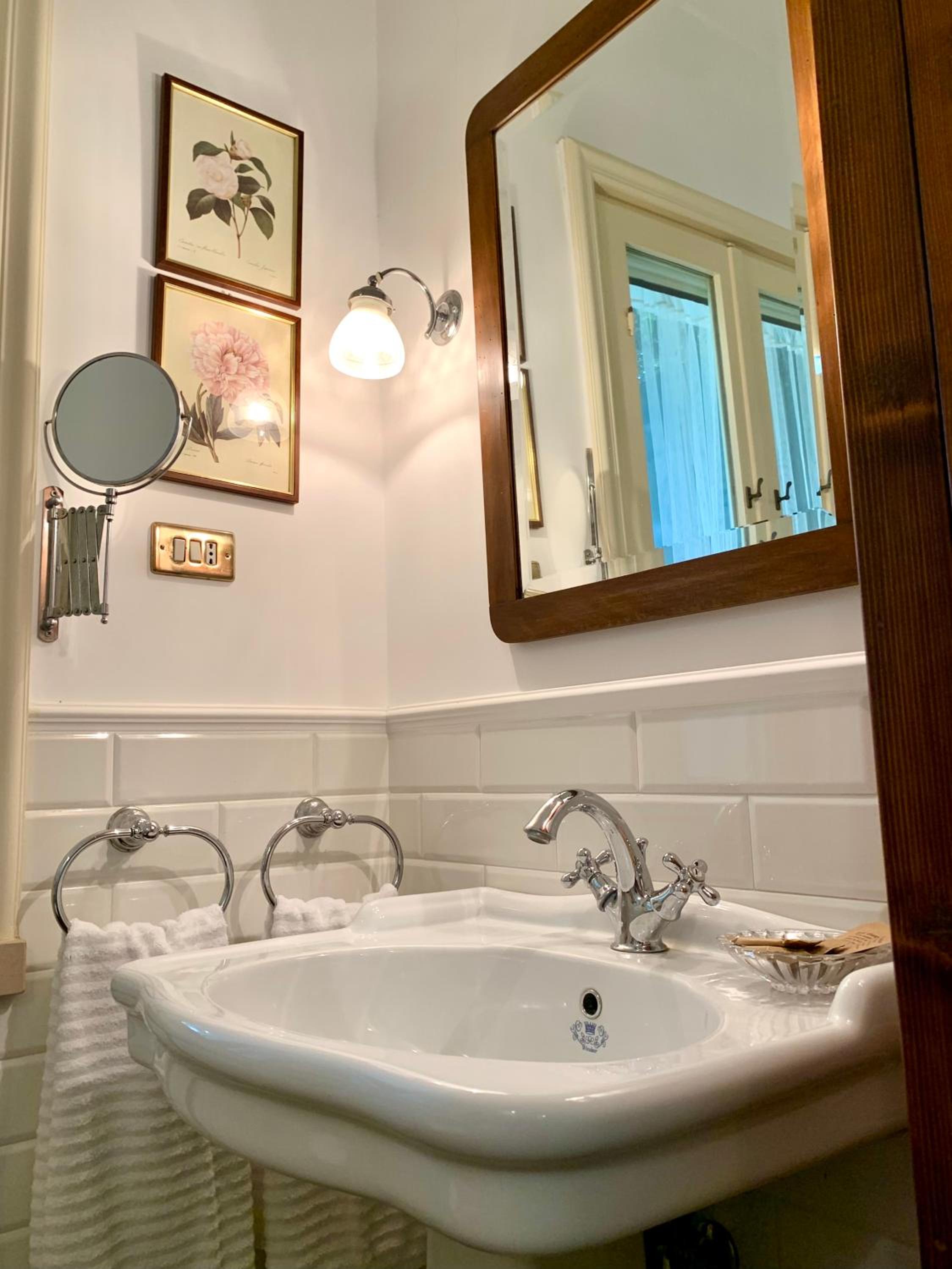 Double Room - Photo 8
