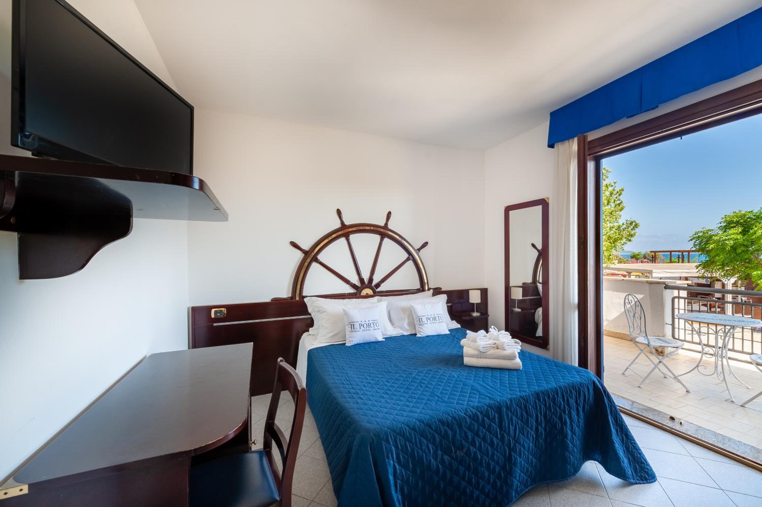 Double Room With Balcony photo 1