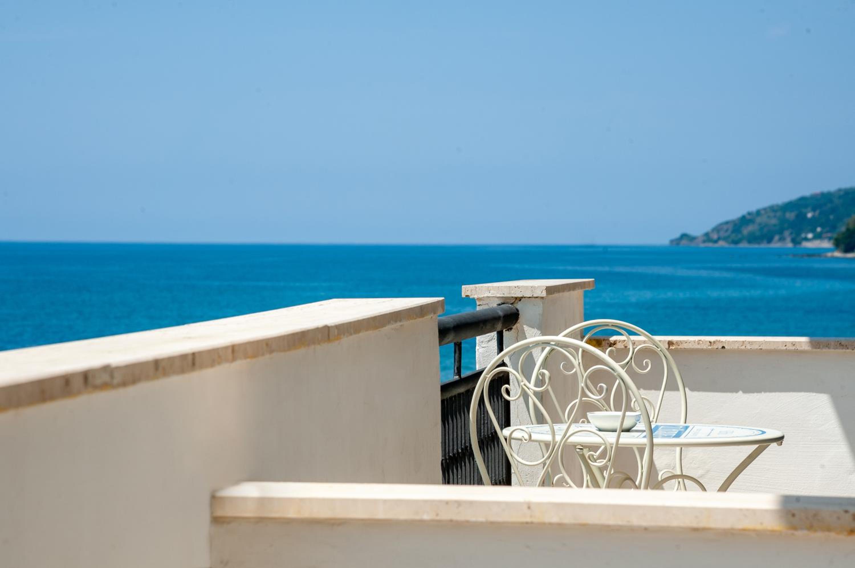Double Room With Balcony photo 2