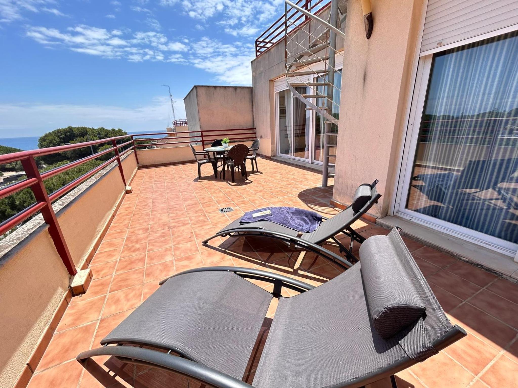 Two-Bedroom Apartment with Terrace and Sea View photo 2