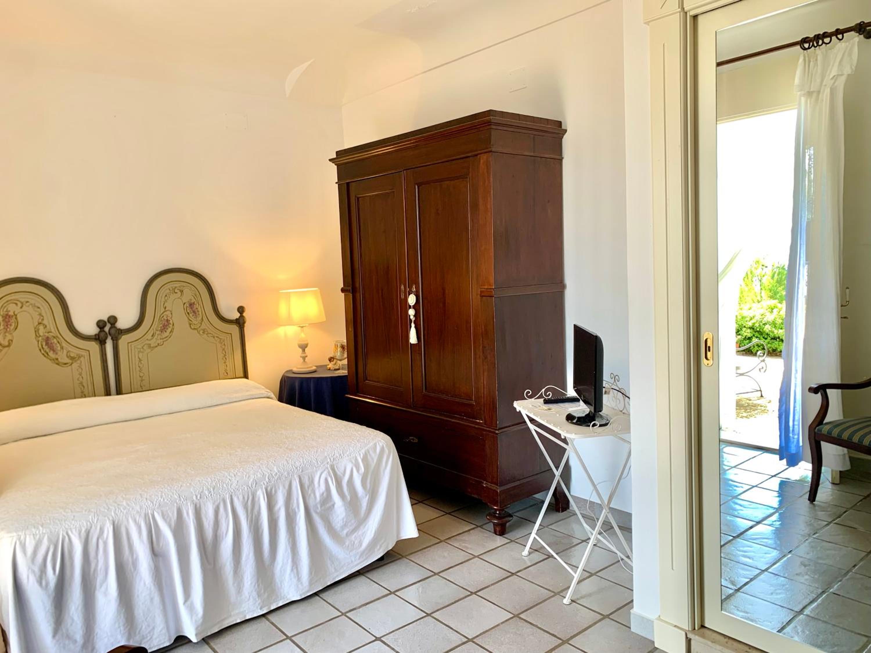 Double Room - Photo 13