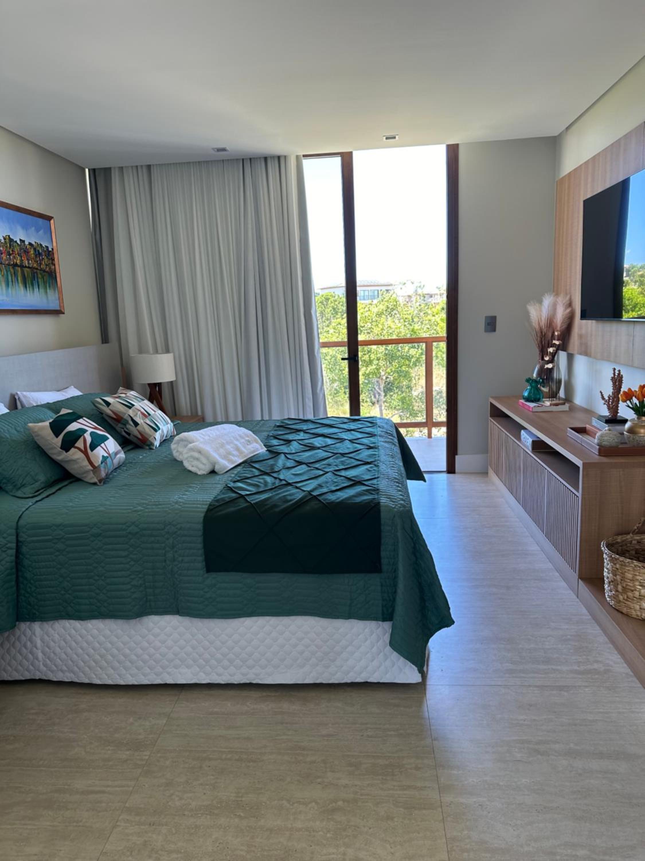 Five-Bedroom House photo 1