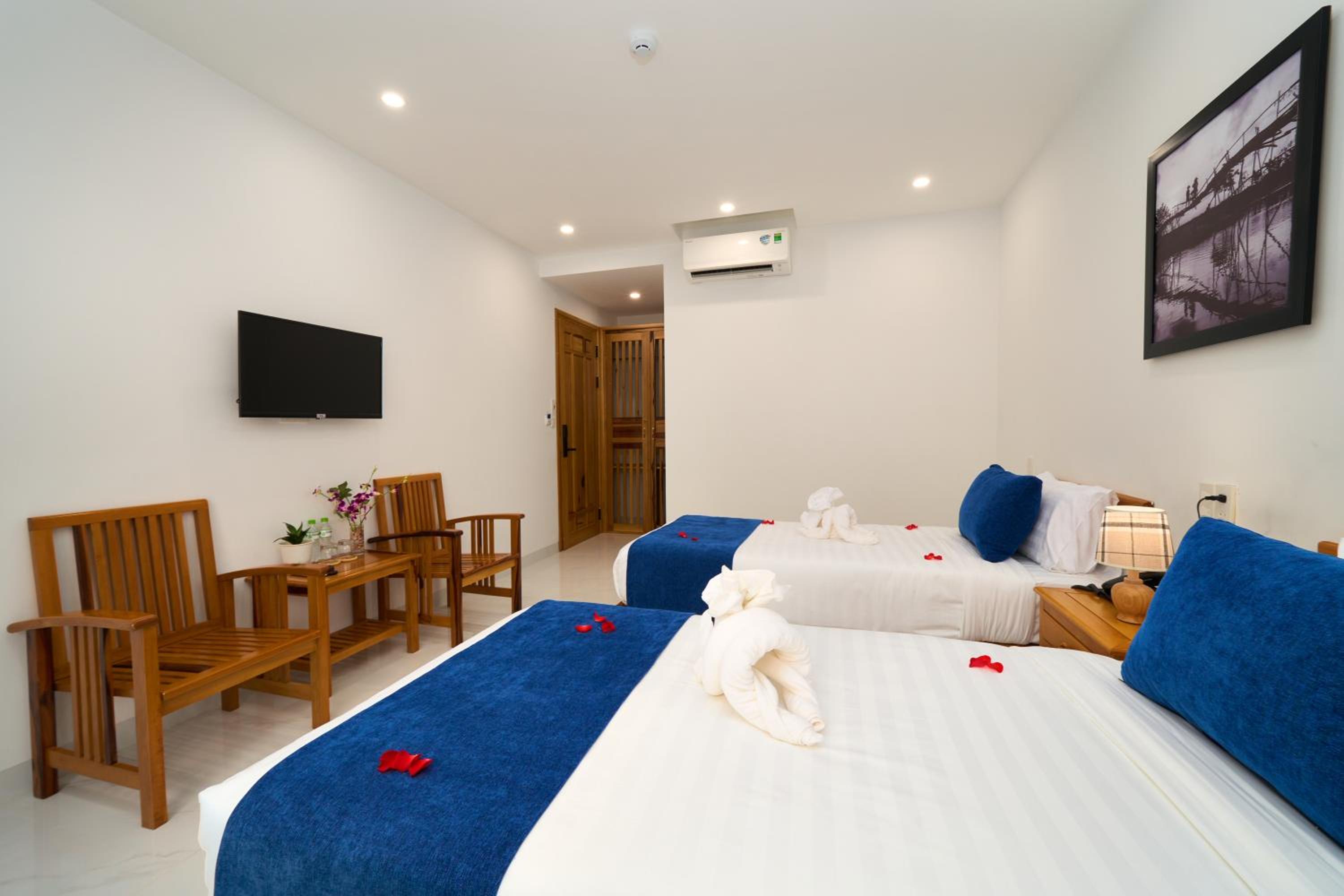 Double Or Twin Room With Garden View - Photo 13