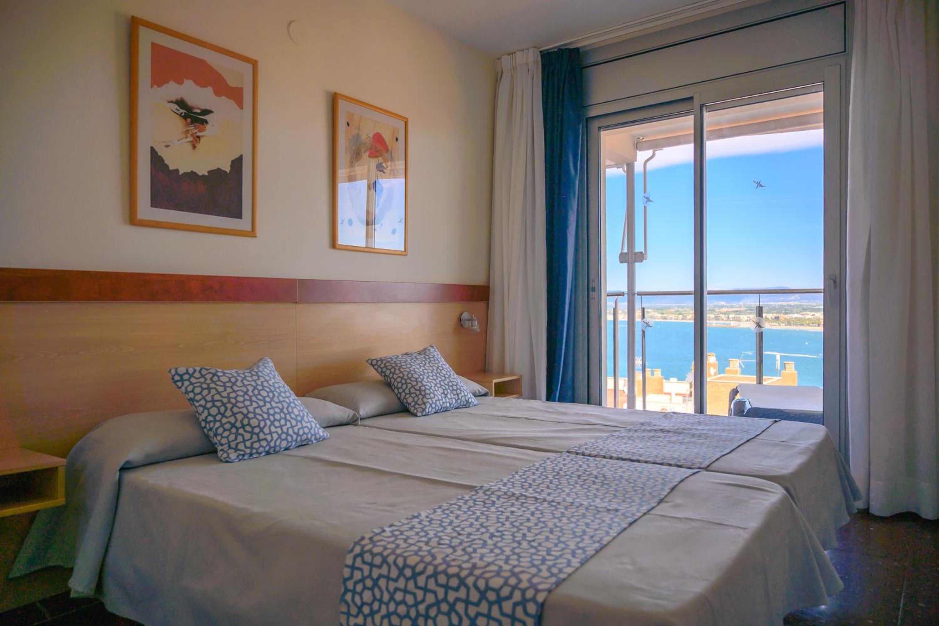 Estudio con vista al mar