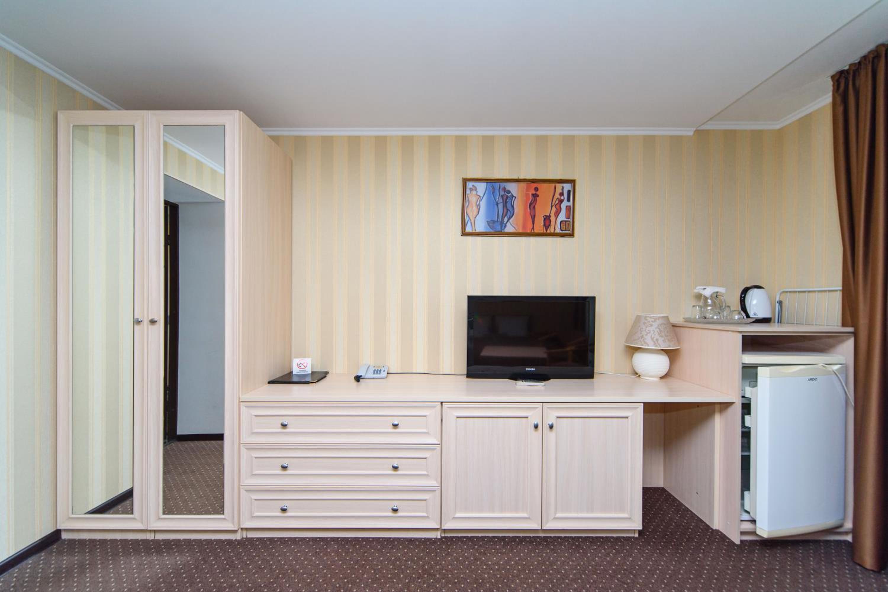 Standard Double or Twin Room photo 3
