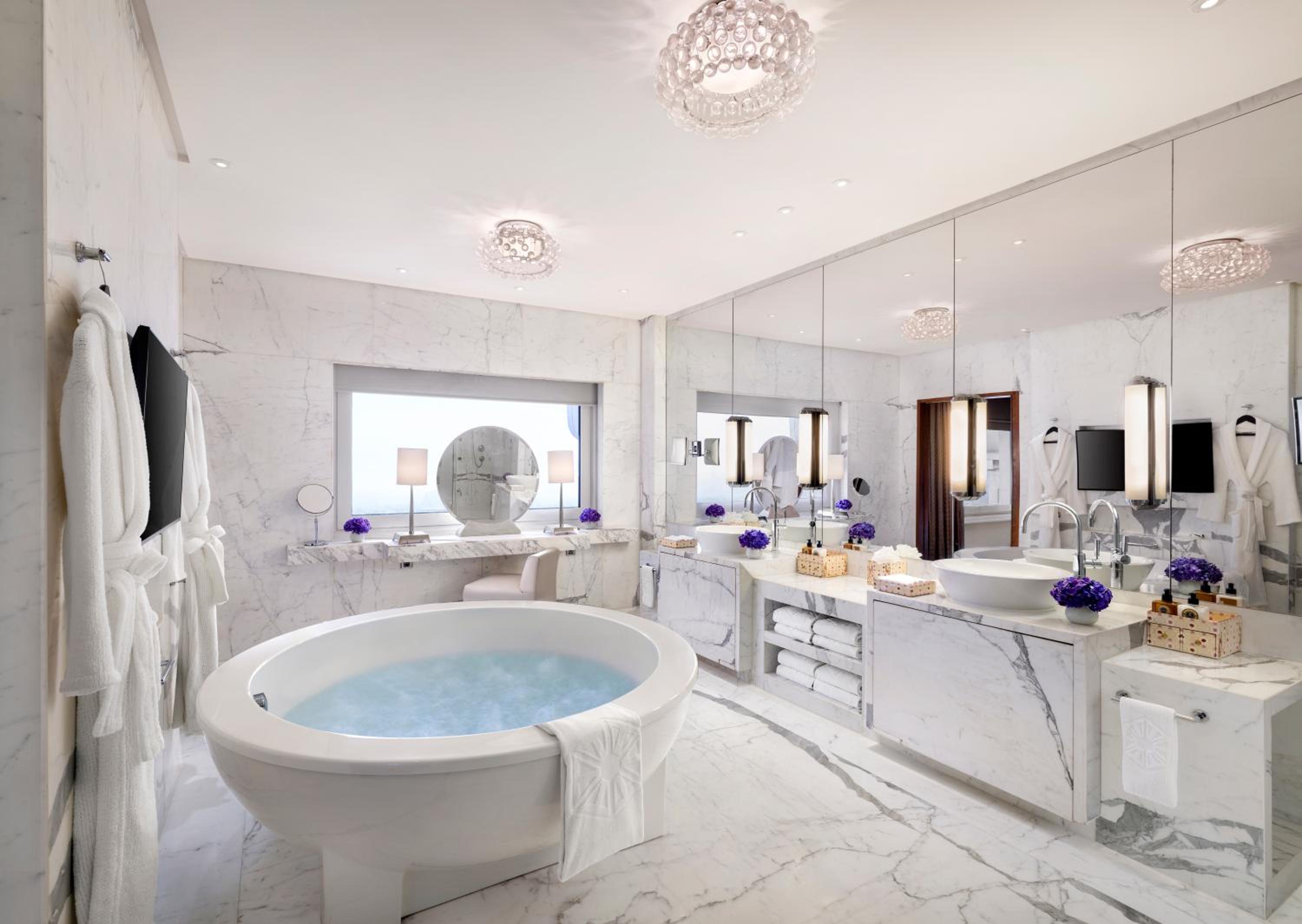 Presidential Suite King Bed Pool View