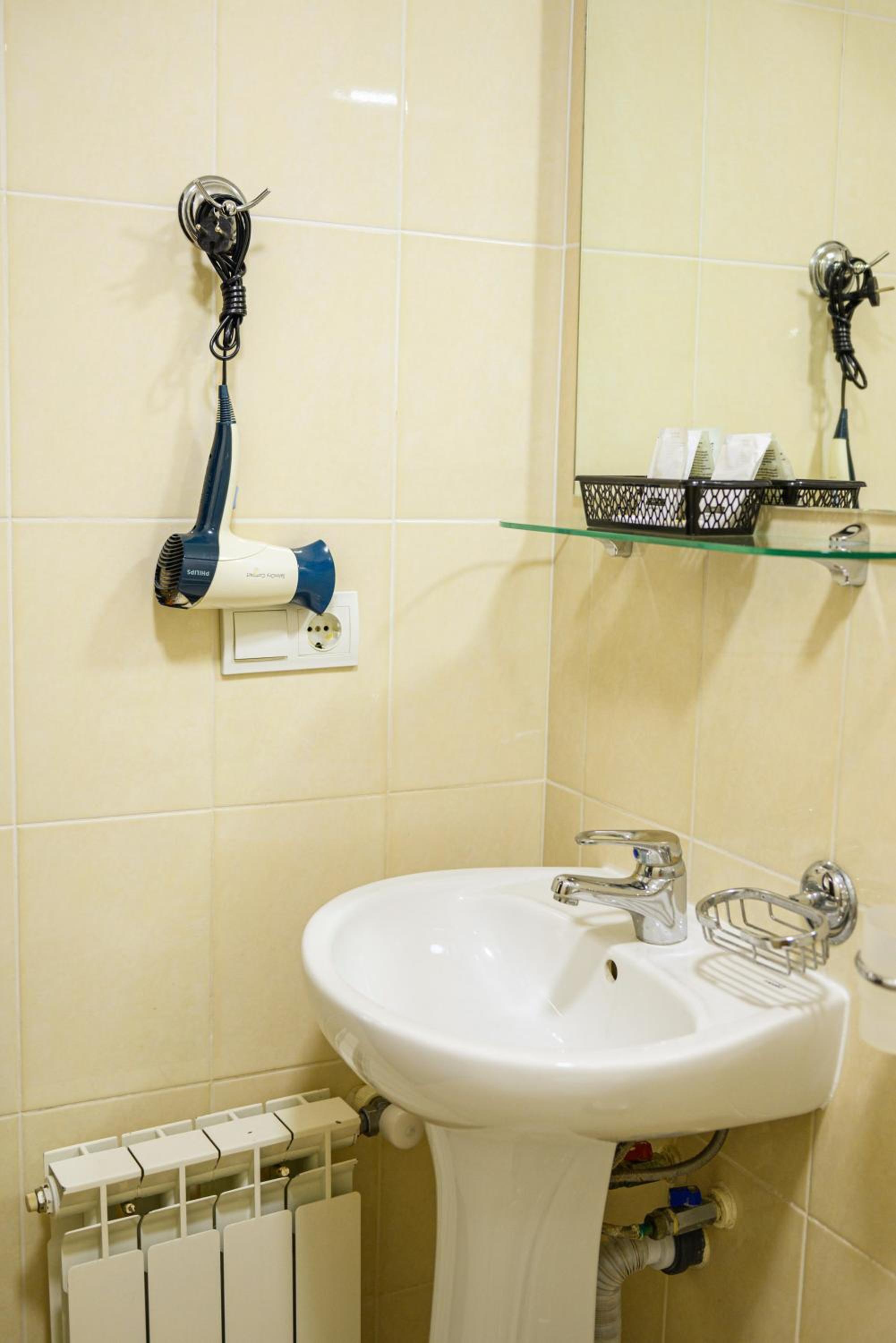 Standard Double or Twin Room photo 2